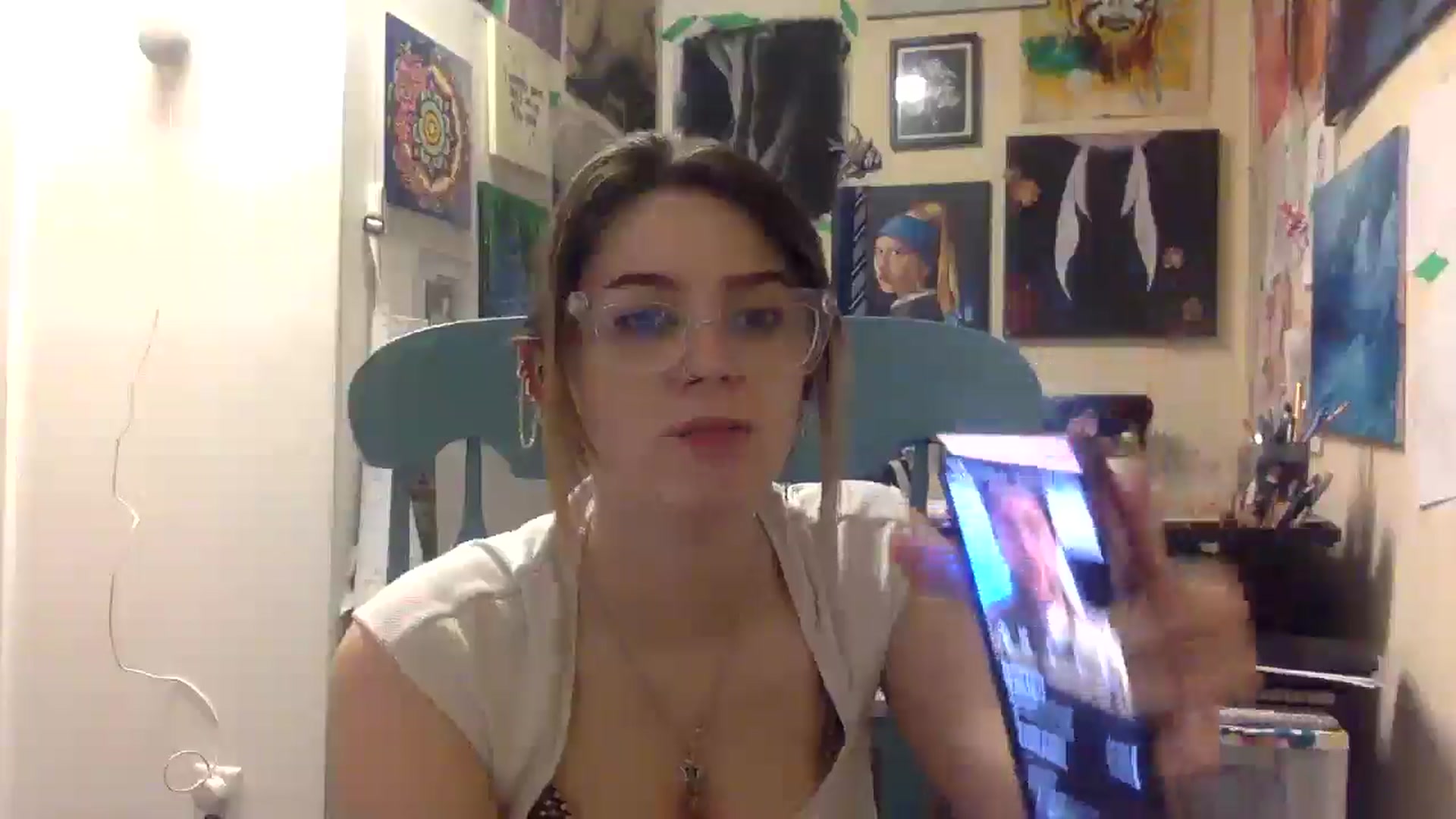 Gallery image thumbnail from HunniBee's myfreecams stream on, 04/22/2026, 24:00 image 18 of 20