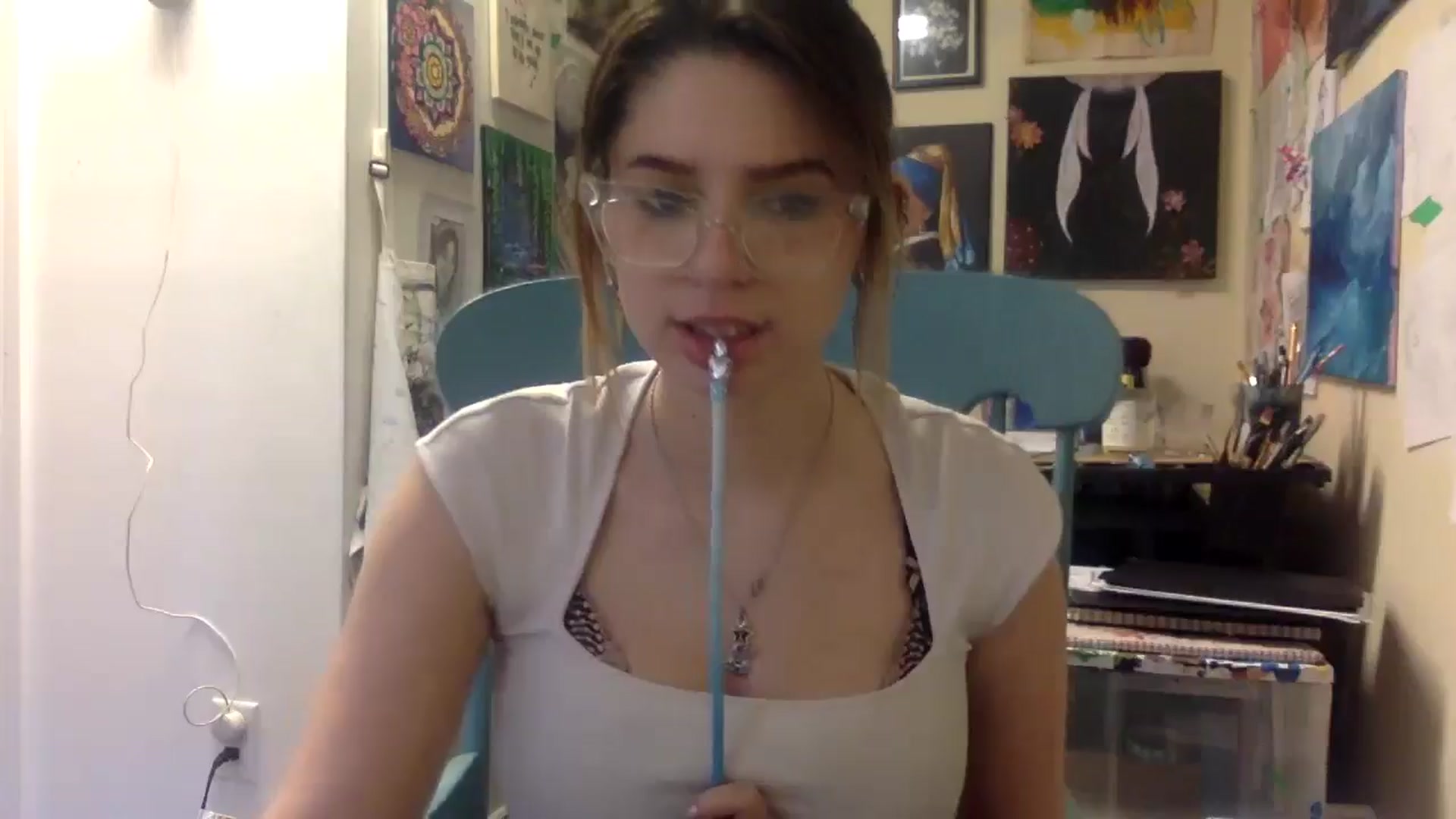 Gallery image thumbnail from HunniBee's myfreecams stream on, 04/22/2026, 24:00 image 2 of 20