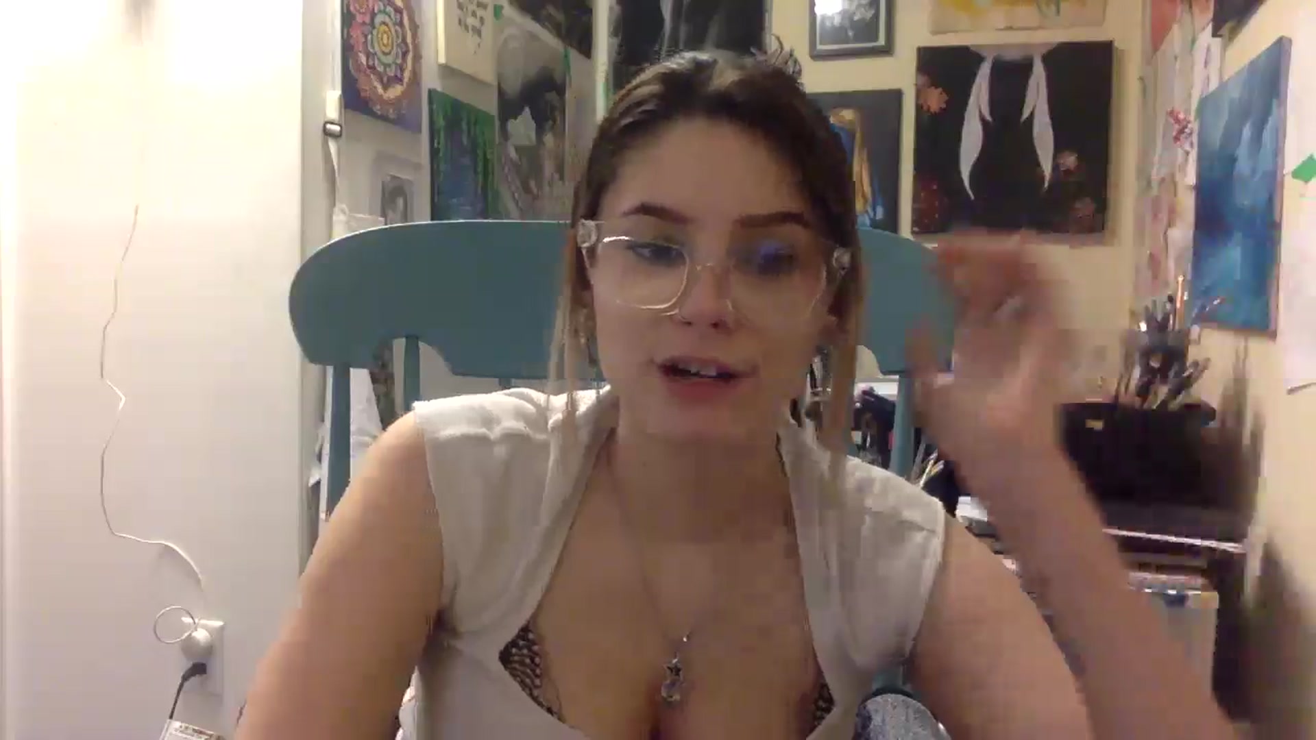 Gallery image thumbnail from HunniBee's myfreecams stream on, 04/22/2026, 24:00 image 15 of 20