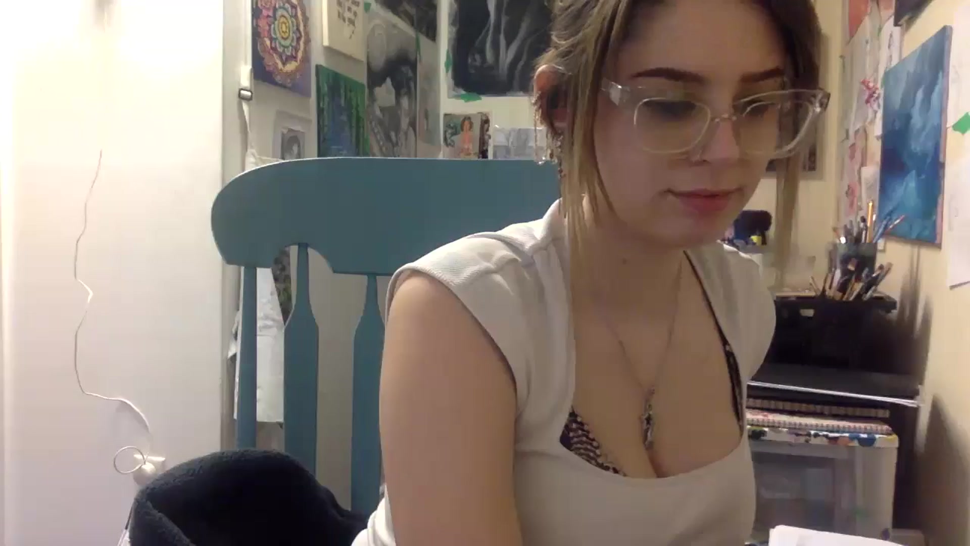 Gallery image thumbnail from HunniBee's myfreecams stream on, 04/22/2026, 24:00 image 12 of 20