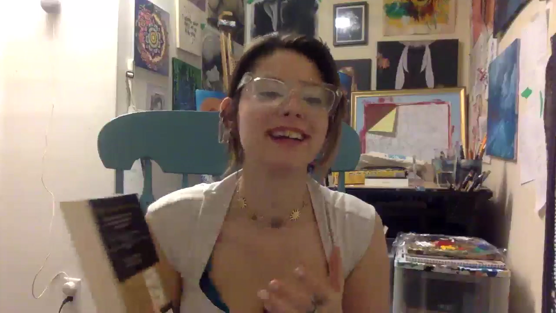 Gallery image thumbnail from HunniBee's myfreecams stream on, 04/29/2026, 24:56 image 17 of 20