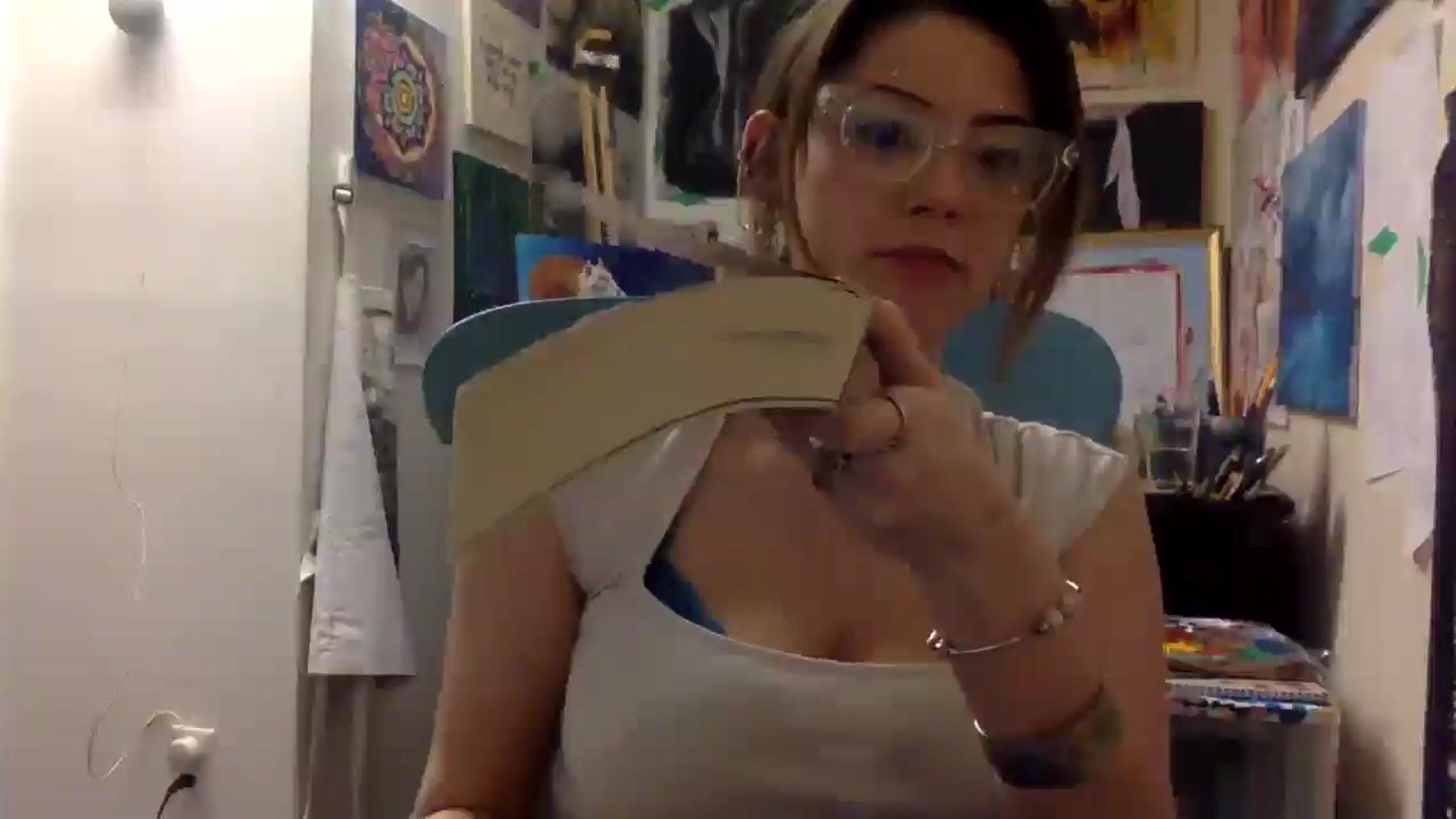 Gallery image thumbnail from HunniBee's myfreecams stream on, 04/29/2026, 24:56 image 3 of 20