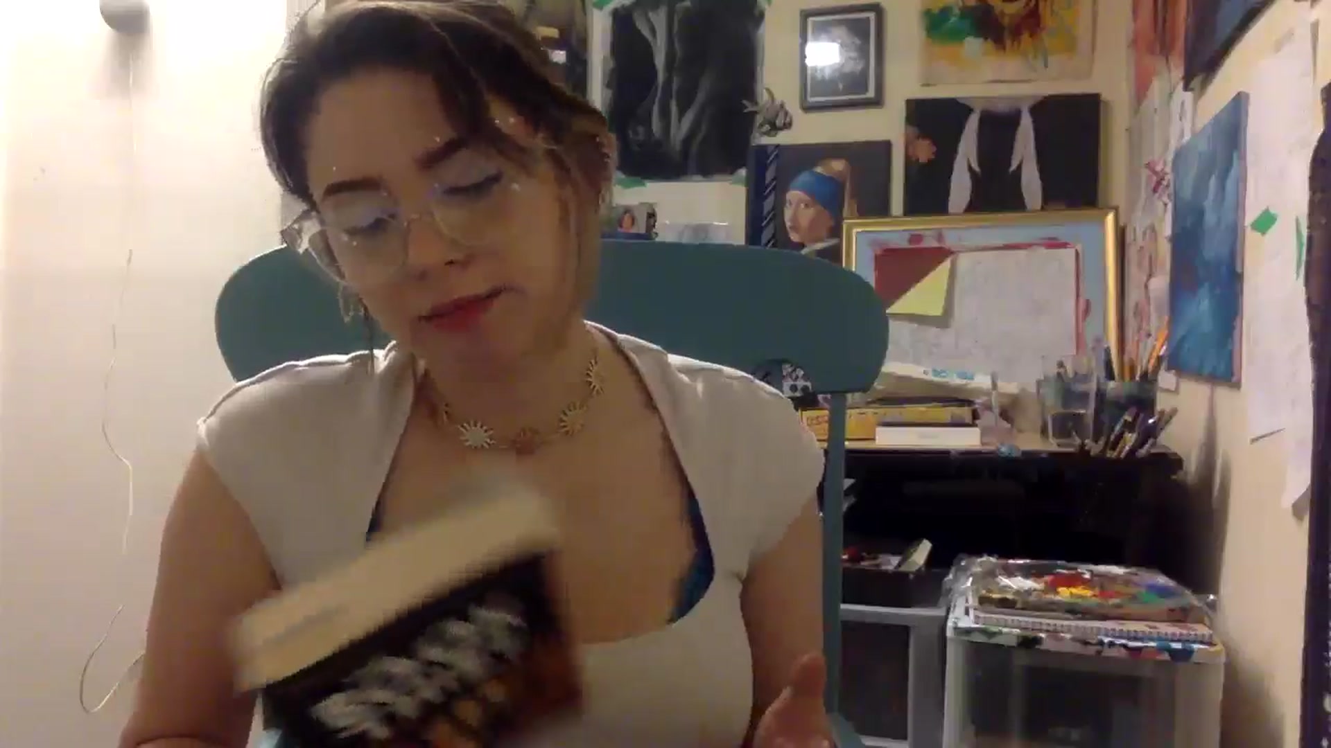Gallery image thumbnail from HunniBee's myfreecams stream on, 04/29/2026, 24:56 image 15 of 20
