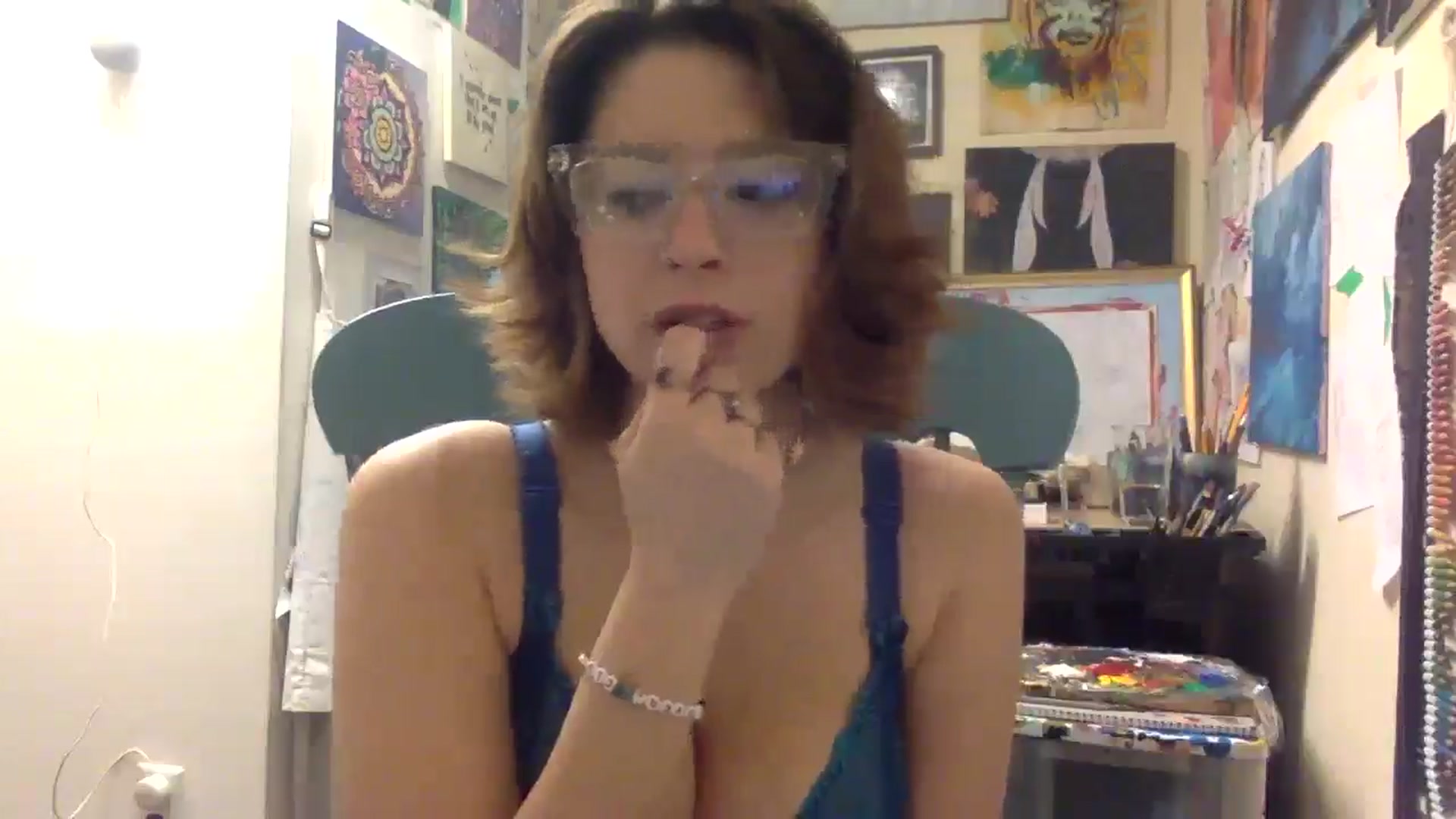 Gallery image thumbnail from HunniBee's myfreecams stream on, 04/29/2026, 03:55 image 8 of 20