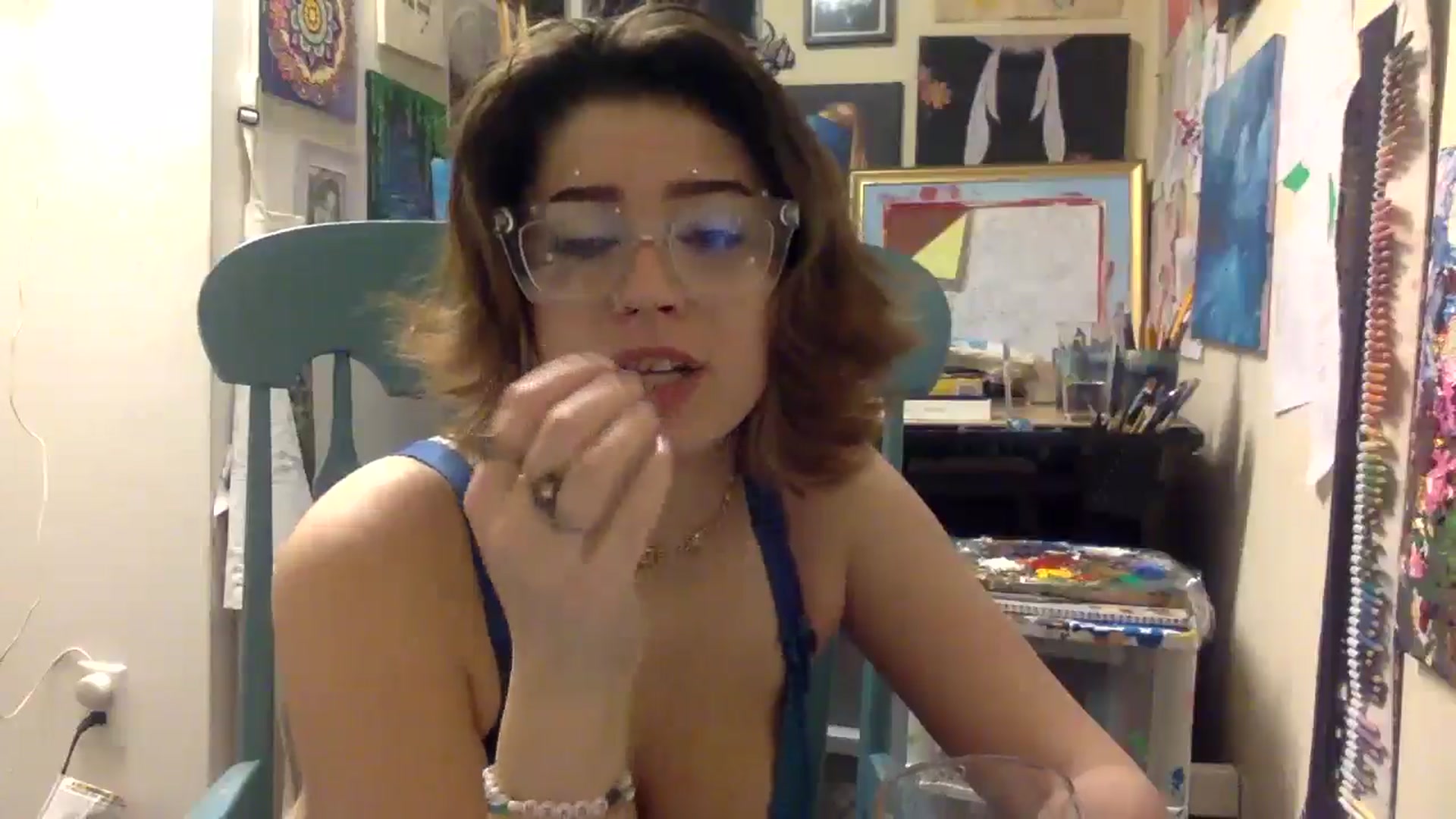 Gallery image thumbnail from HunniBee's myfreecams stream on, 04/29/2026, 04:41 image 9 of 20