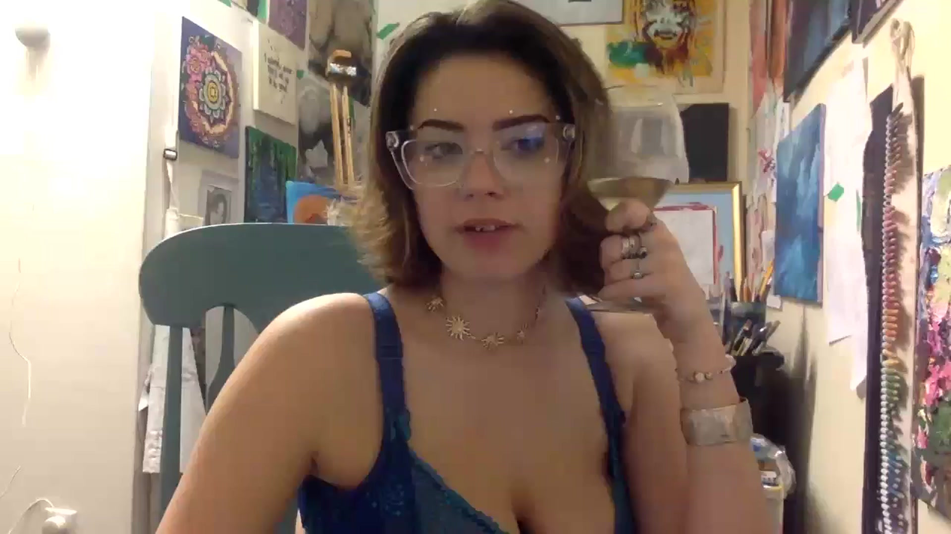 Gallery image thumbnail from HunniBee's myfreecams stream on, 04/29/2026, 04:41 image 17 of 20