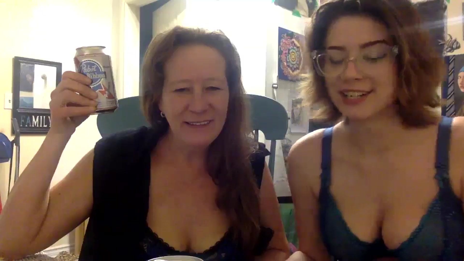 Gallery image thumbnail from HunniBee's myfreecams stream on, 04/30/2026, 05:17 image 2 of 20