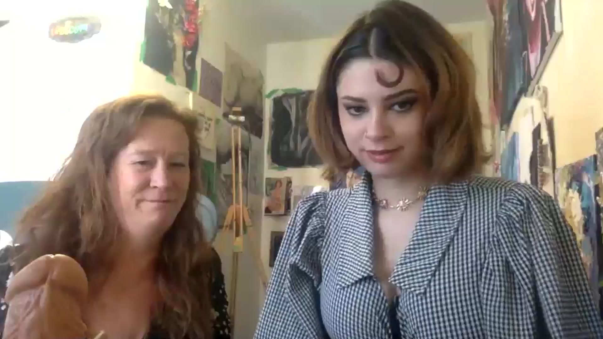 Gallery image thumbnail from HunniBee's myfreecams stream on, 05/04/2026, 19:55 image 20 of 20