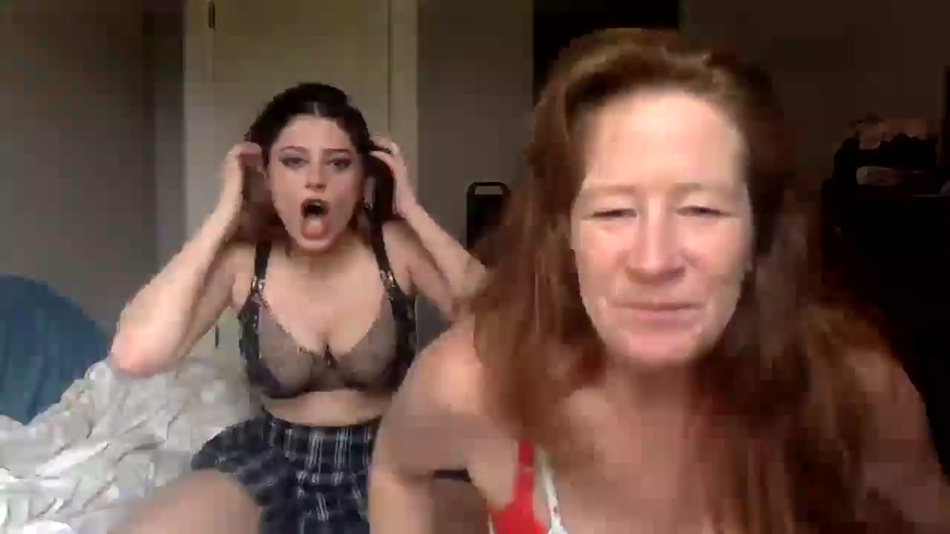 Gallery image thumbnail from HunniBee's myfreecams stream on, 05/04/2026, 22:41 image 1 of 20
