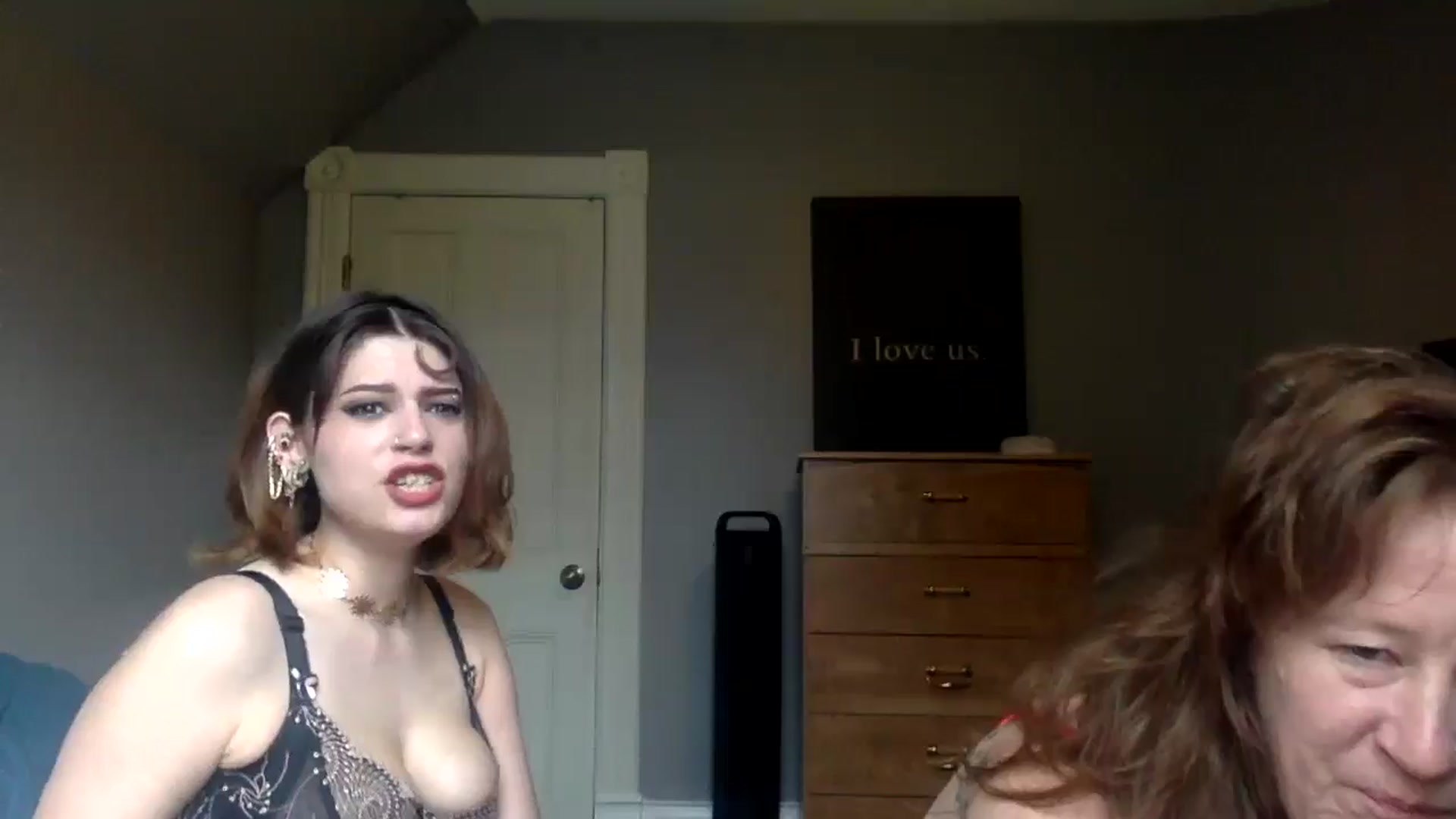 Gallery image thumbnail from HunniBee's myfreecams stream on, 05/04/2026, 22:41 image 16 of 20