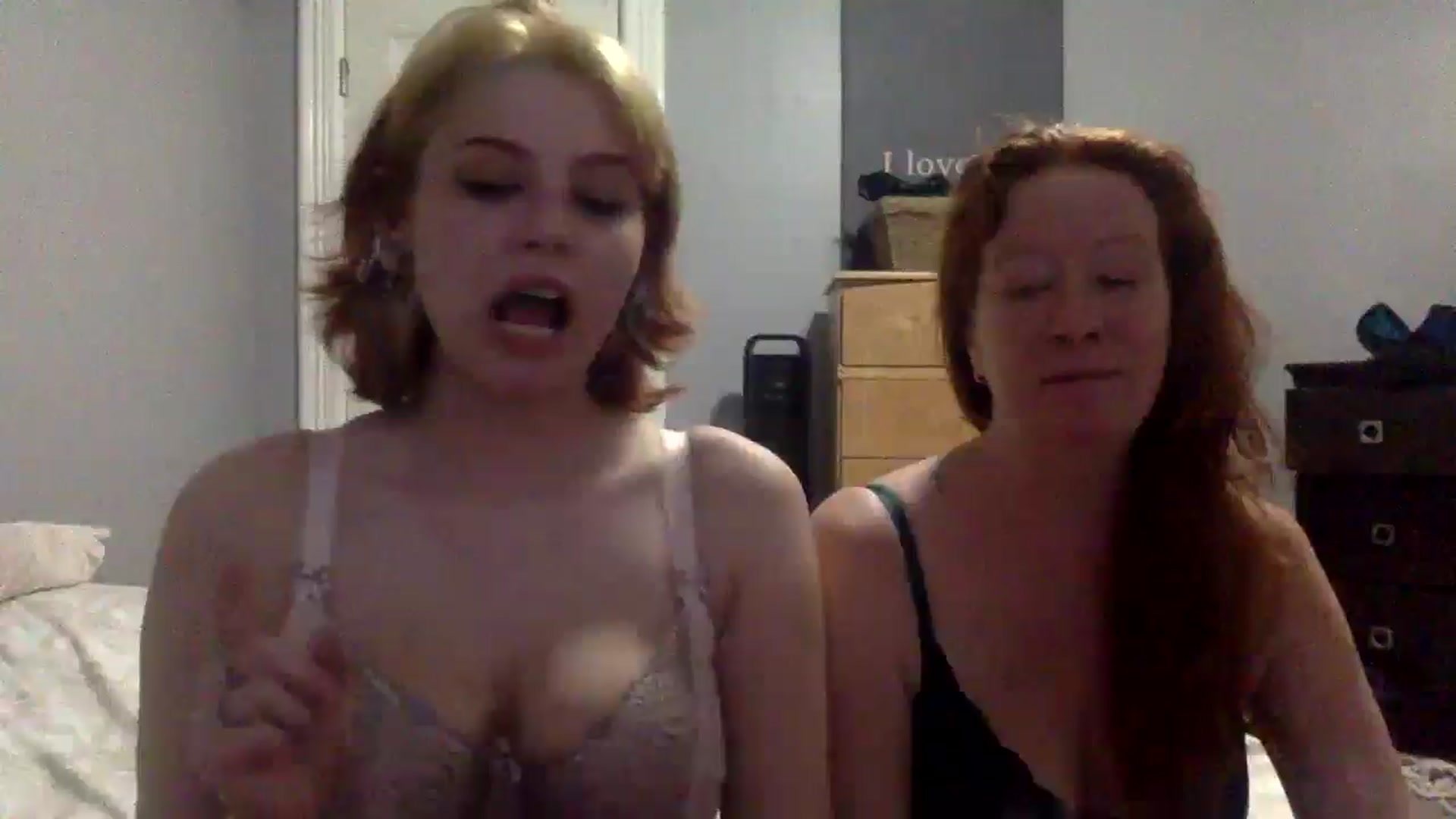 Gallery image thumbnail from HunniBee's myfreecams stream on, 05/08/2026, 24:42 image 12 of 20
