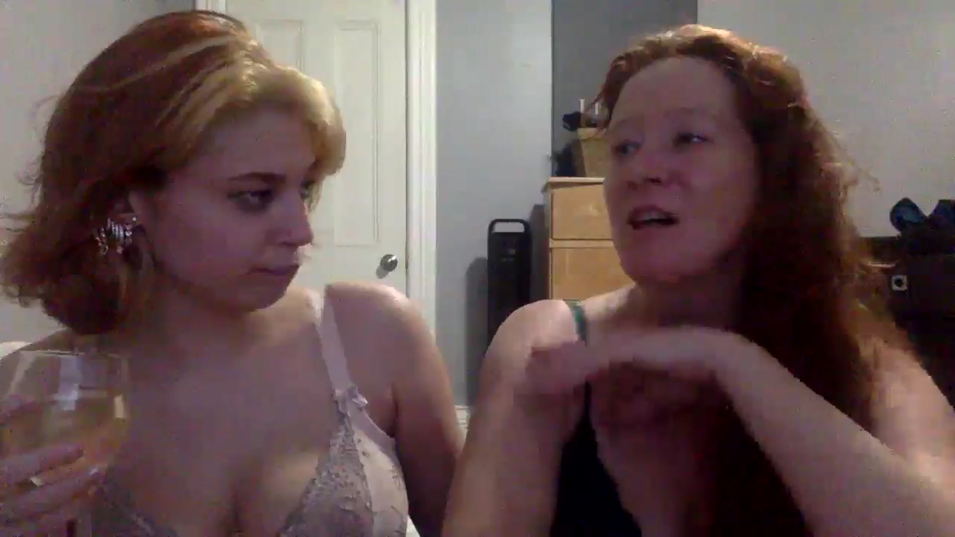 Gallery image thumbnail from HunniBee's myfreecams stream on, 05/08/2026, 24:42 image 7 of 20