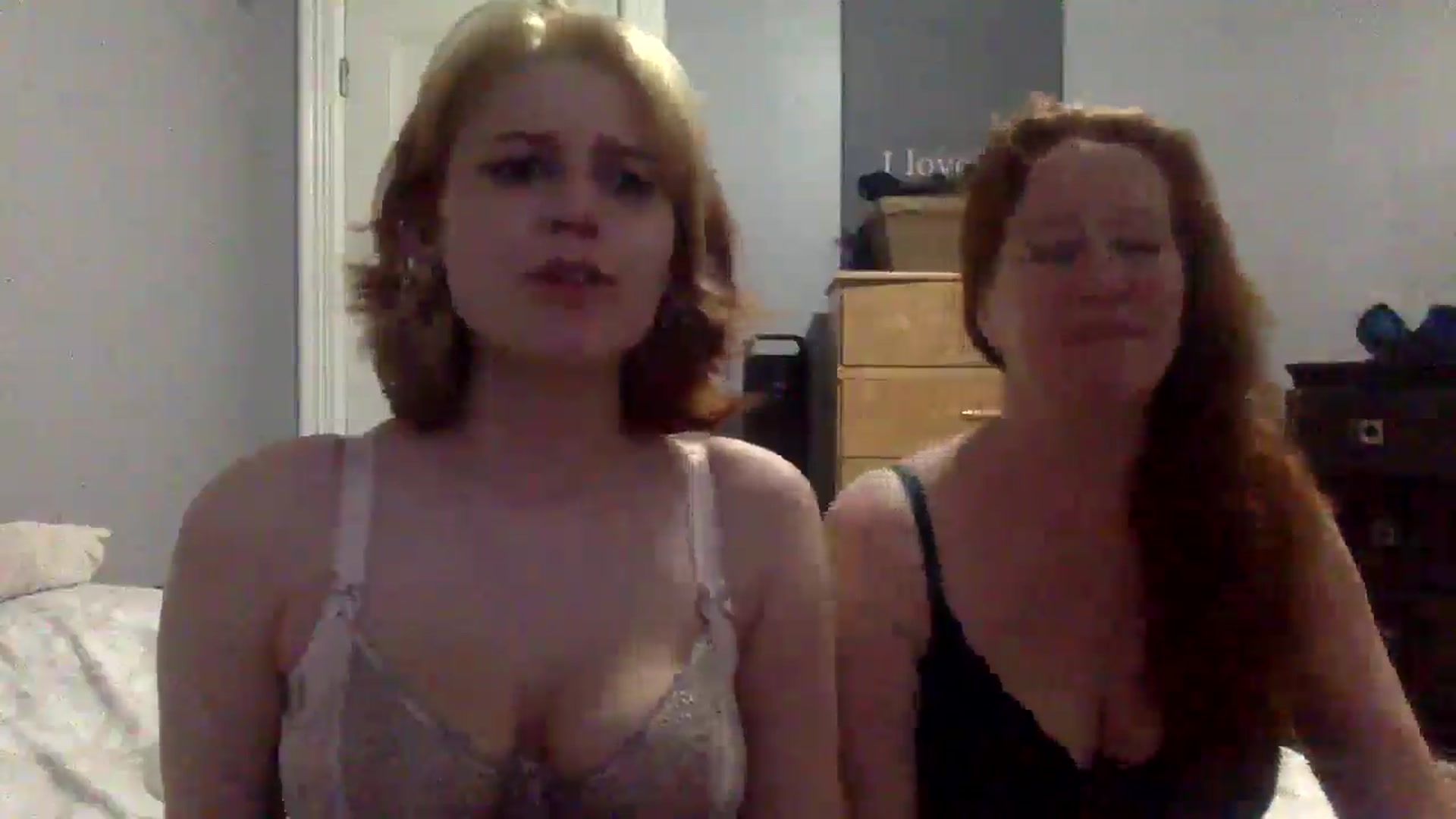 Gallery image thumbnail from HunniBee's myfreecams stream on, 05/08/2026, 24:42 image 11 of 20