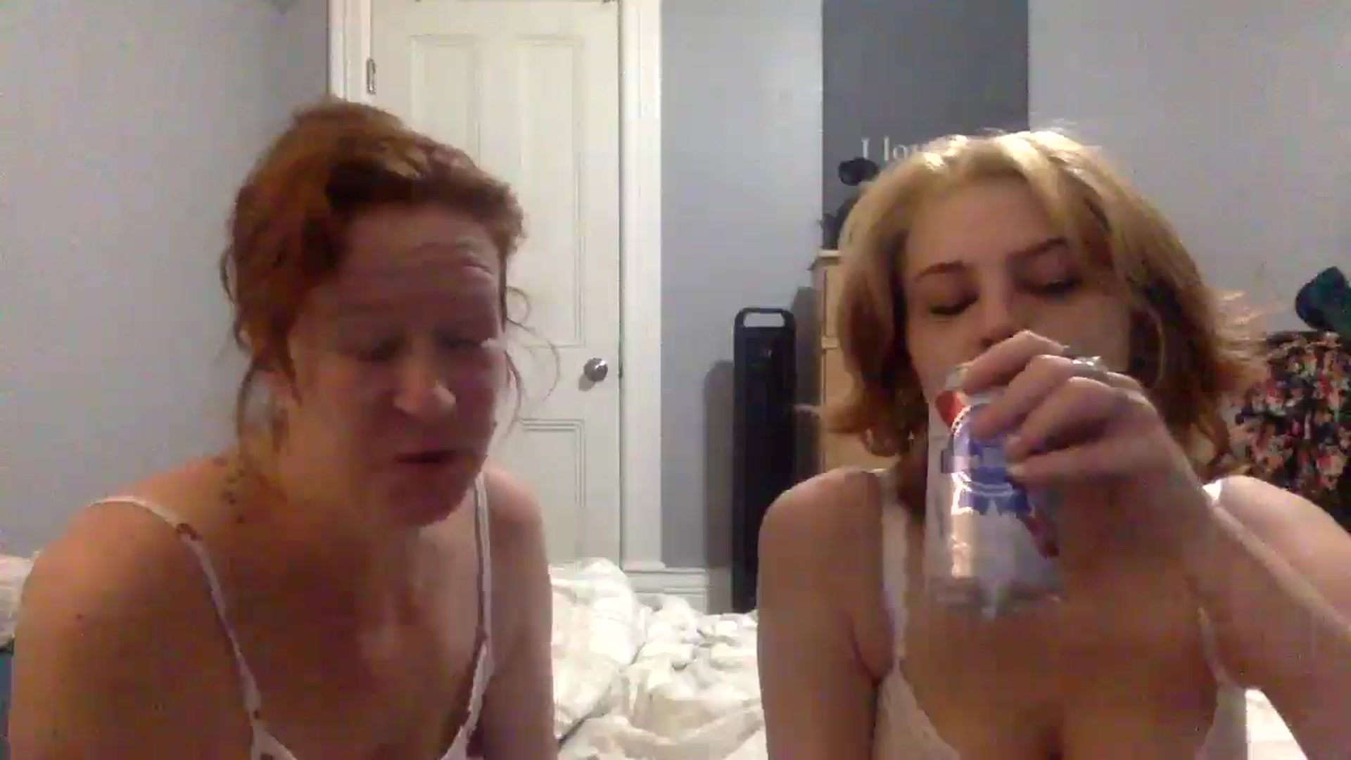 Gallery image thumbnail from HunniBee's myfreecams stream on, 05/08/2026, 04:41 image 10 of 20