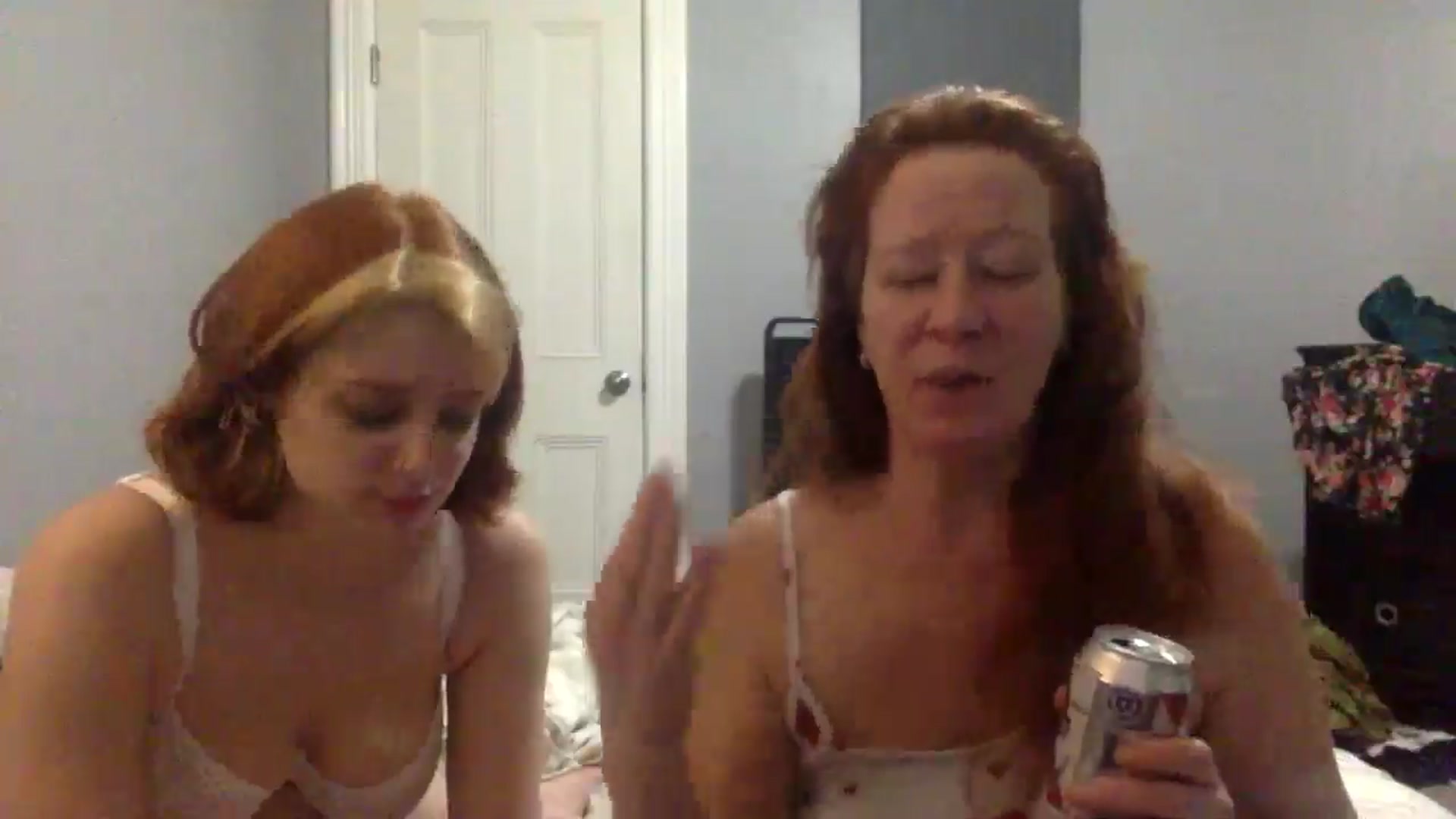 Gallery image thumbnail from HunniBee's myfreecams stream on, 05/08/2026, 04:41 image 2 of 20