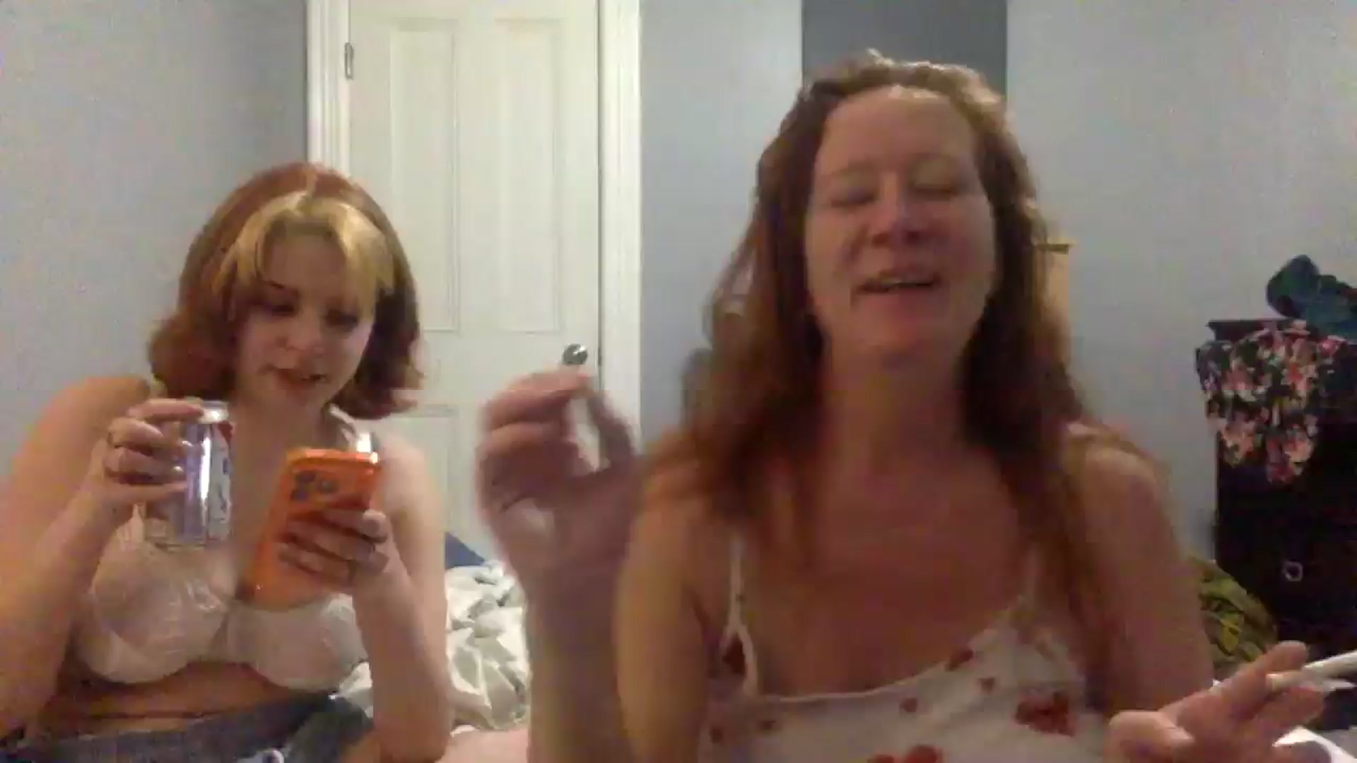 Gallery image thumbnail from HunniBee's myfreecams stream on, 05/08/2026, 04:41 image 1 of 20