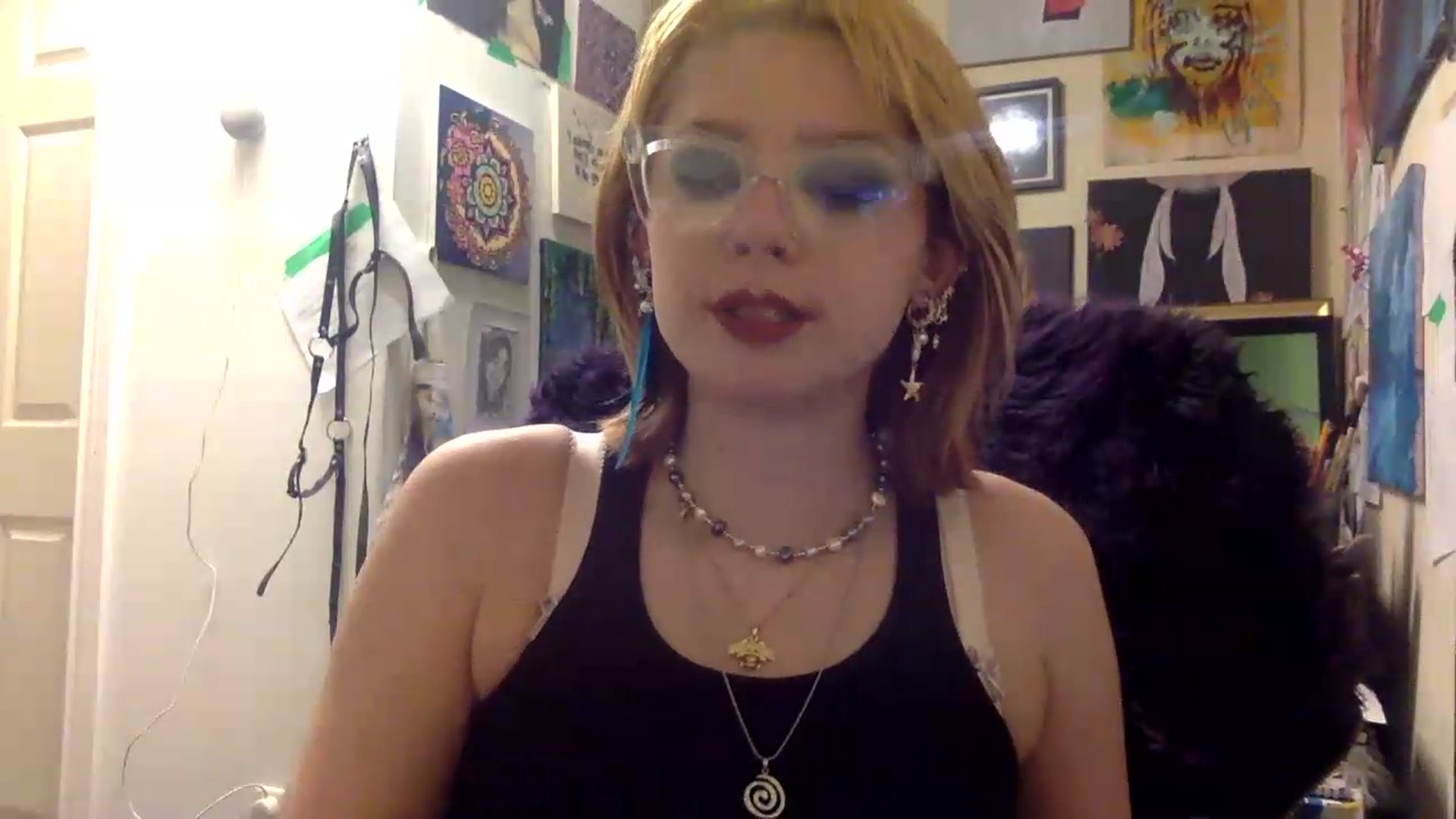 Gallery image thumbnail from HunniBee's myfreecams stream on, 05/12/2026, 02:37 image 12 of 20