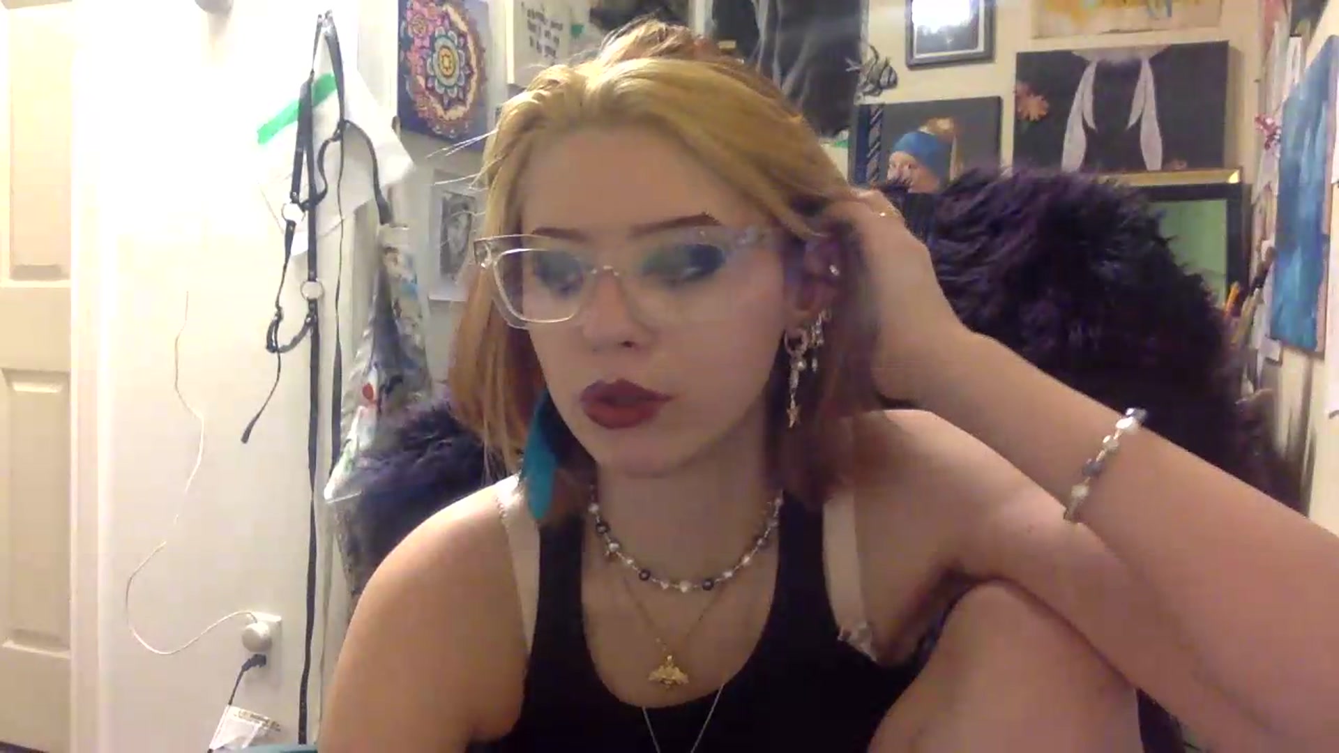 Gallery image thumbnail from HunniBee's myfreecams stream on, 05/12/2026, 02:37 image 16 of 20
