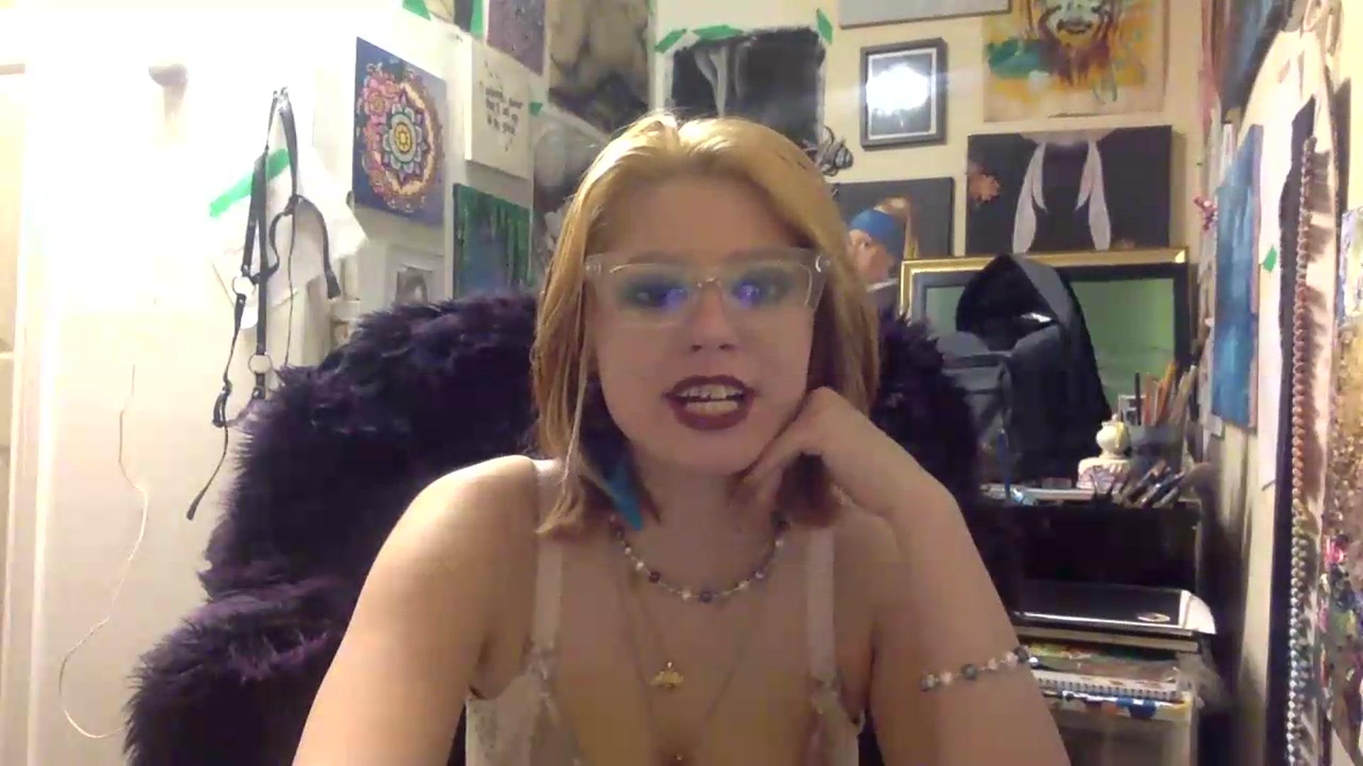 Gallery image thumbnail from HunniBee's myfreecams stream on, 05/12/2026, 05:04 image 12 of 20