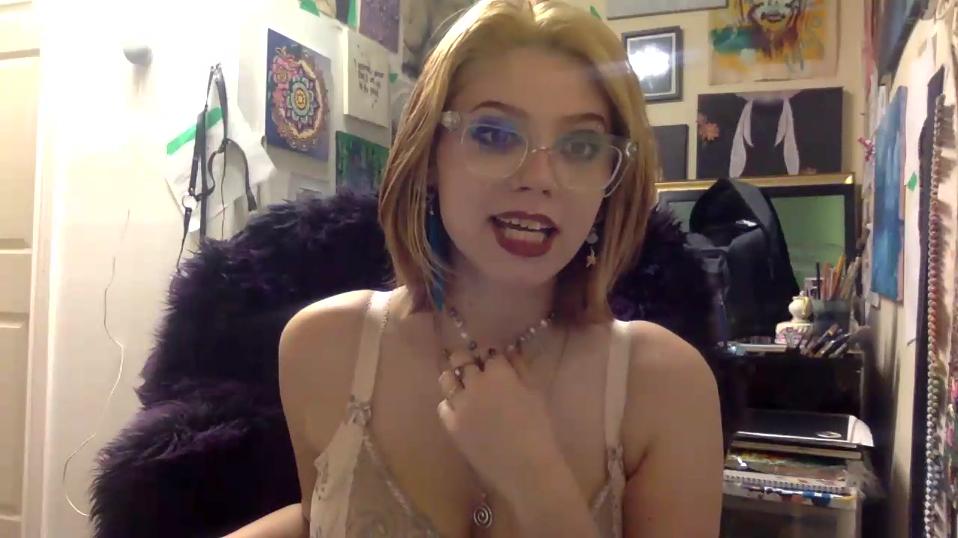 Gallery image thumbnail from HunniBee's myfreecams stream on, 05/12/2026, 05:04 image 6 of 20