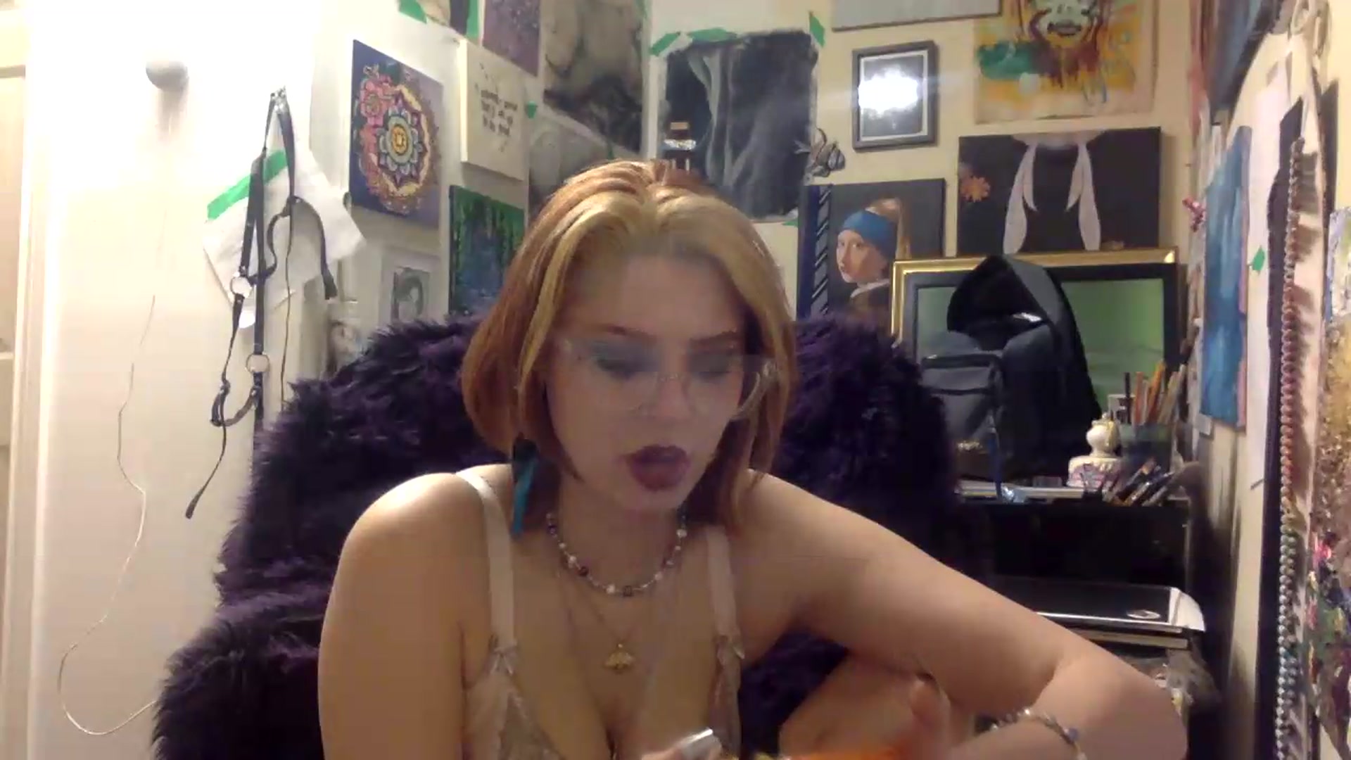 Gallery image thumbnail from HunniBee's myfreecams stream on, 05/12/2026, 05:04 image 19 of 20