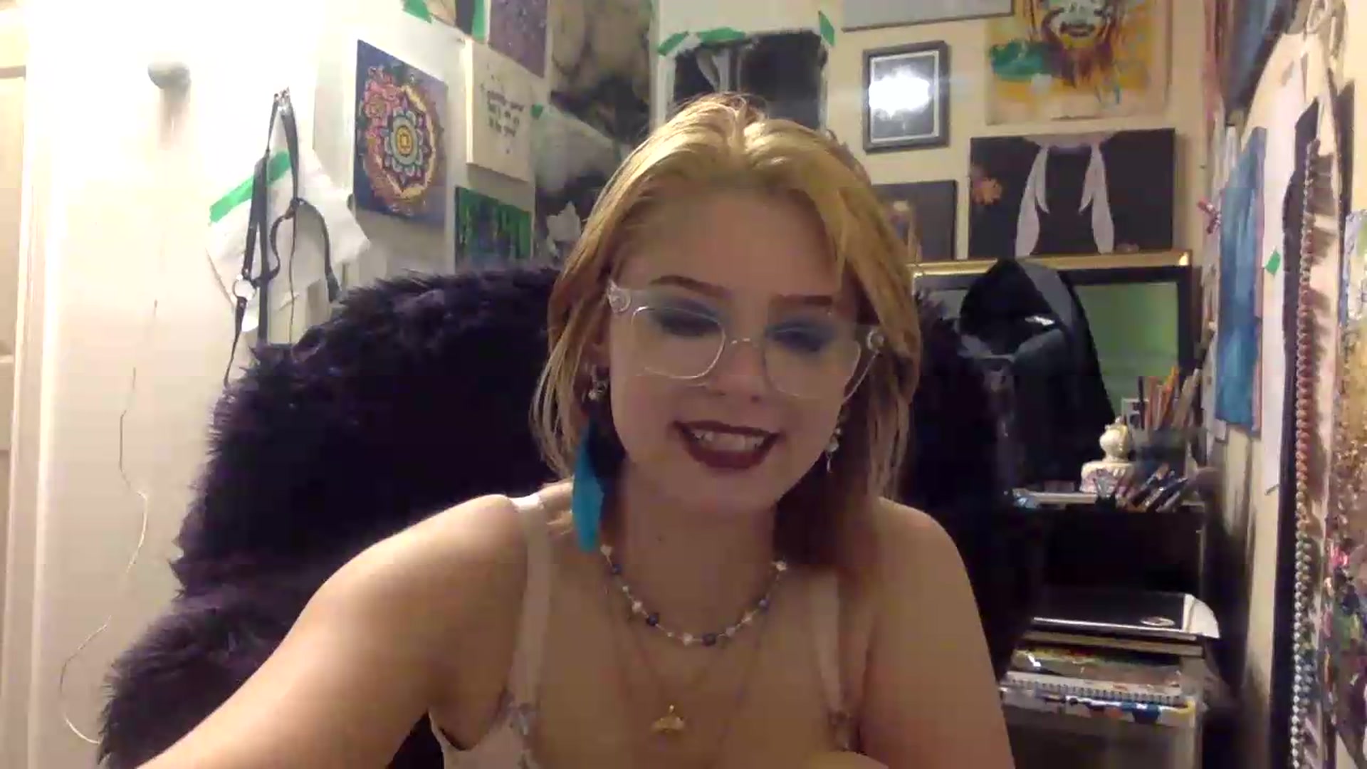 Gallery image thumbnail from HunniBee's myfreecams stream on, 05/12/2026, 05:04 image 10 of 20