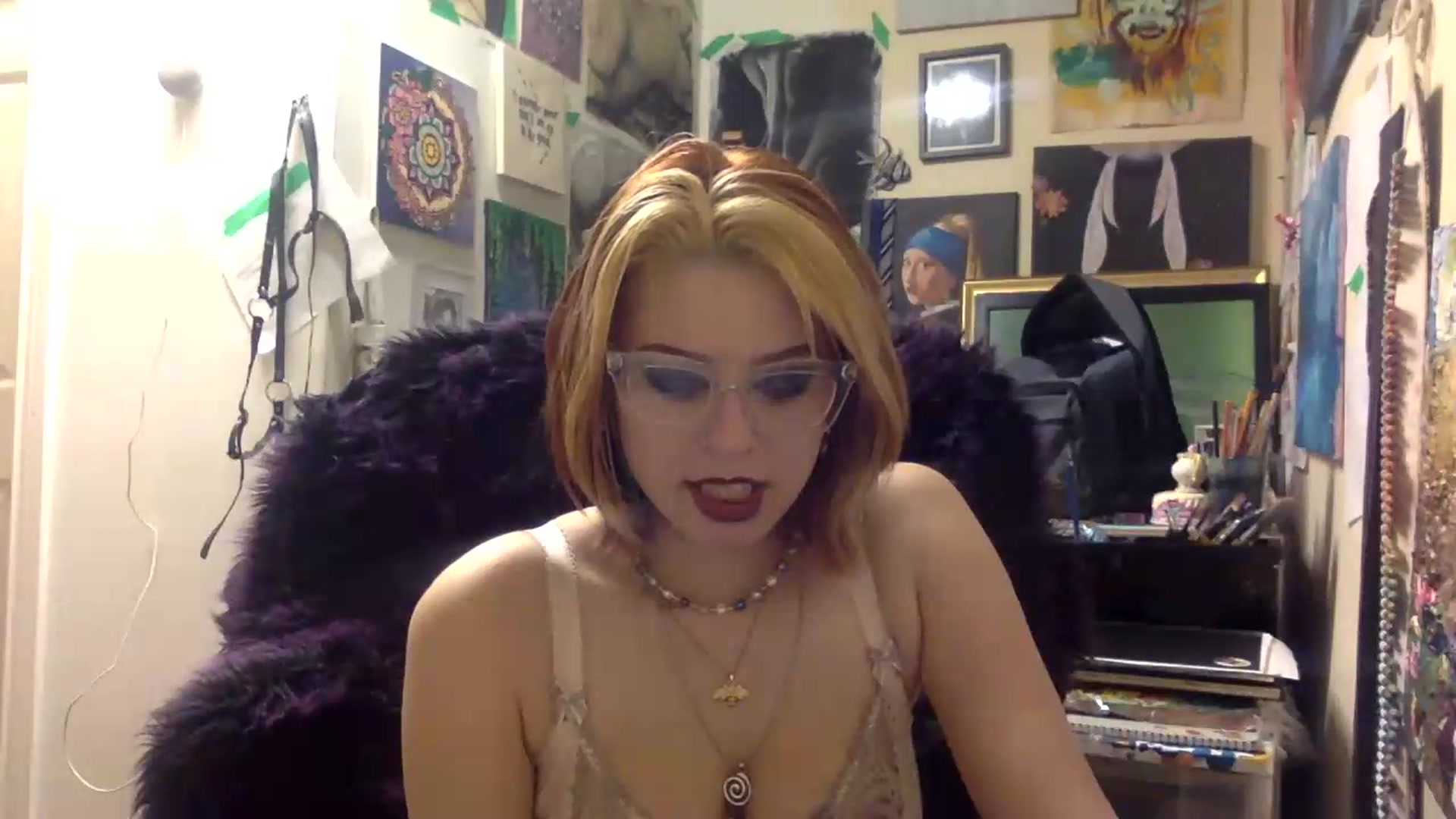 Gallery image thumbnail from HunniBee's myfreecams stream on, 05/12/2026, 05:04 image 14 of 20