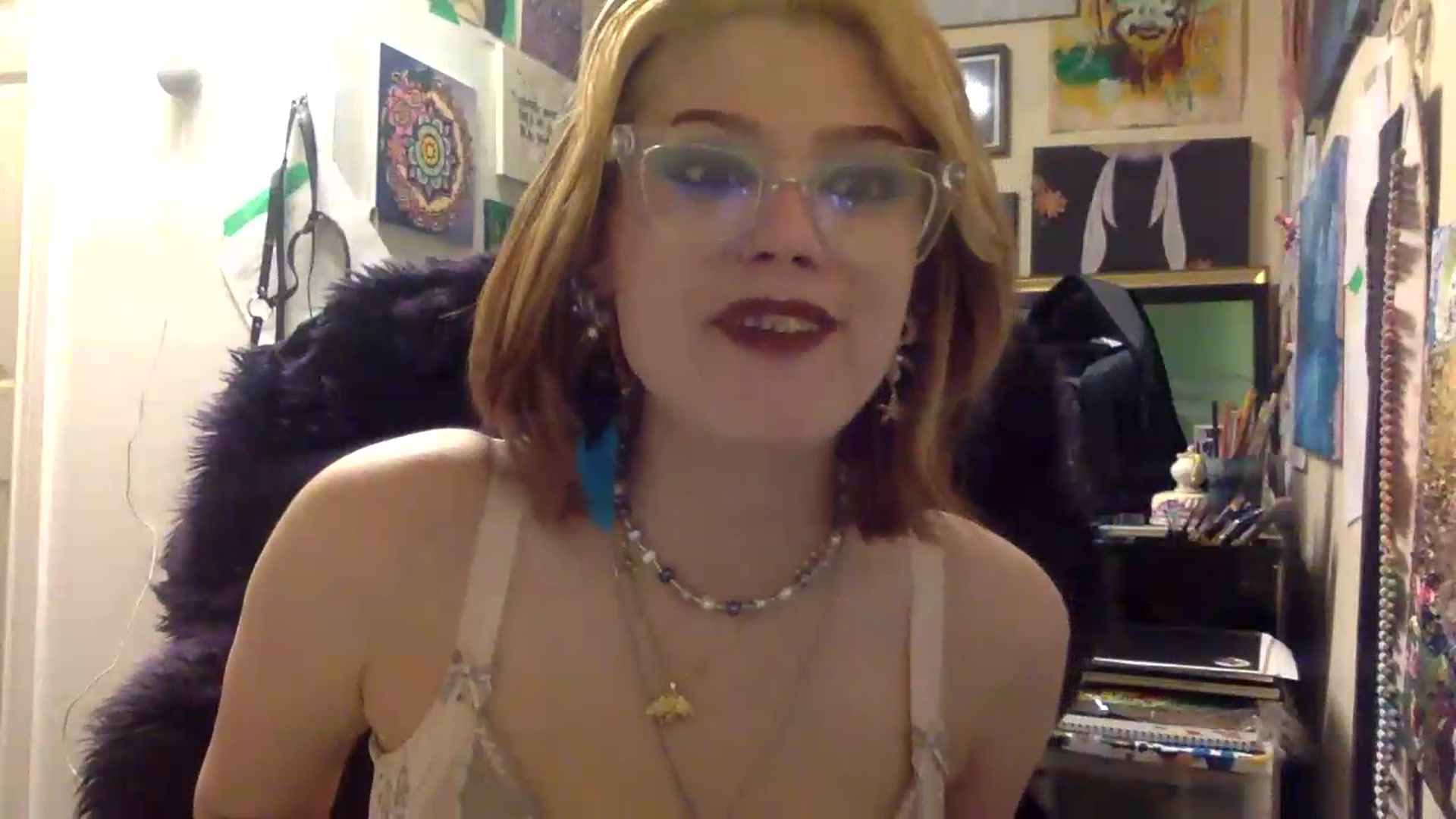 Gallery image thumbnail from HunniBee's myfreecams stream on, 05/12/2026, 05:04 image 17 of 20