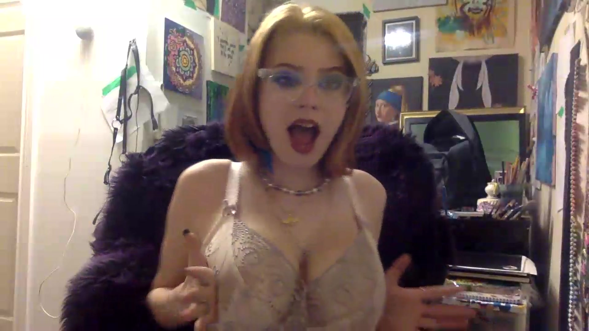 Gallery image thumbnail from HunniBee's myfreecams stream on, 05/12/2026, 05:04 image 7 of 20