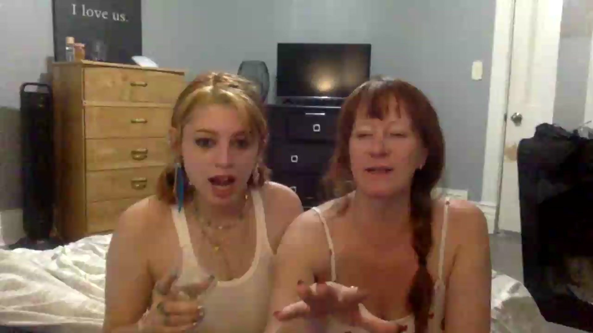 Gallery image thumbnail from HunniBee's myfreecams stream on, 05/13/2026, 03:04 image 1 of 20