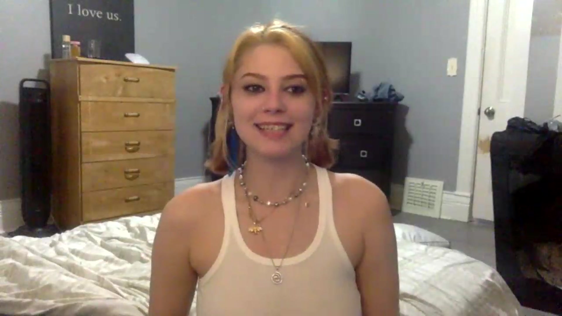 Gallery image thumbnail from HunniBee's myfreecams stream on, 05/13/2026, 03:04 image 3 of 20