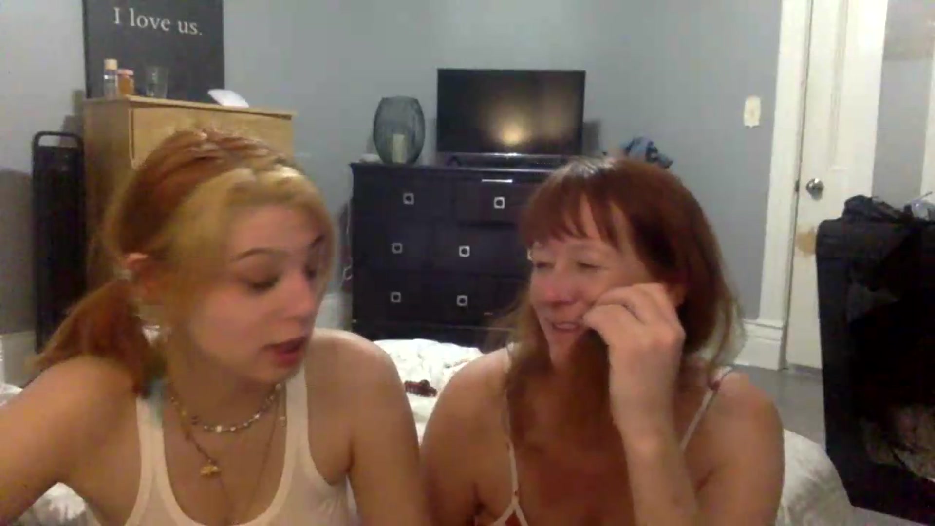 Gallery image thumbnail from HunniBee's myfreecams stream on, 05/13/2026, 03:04 image 14 of 20