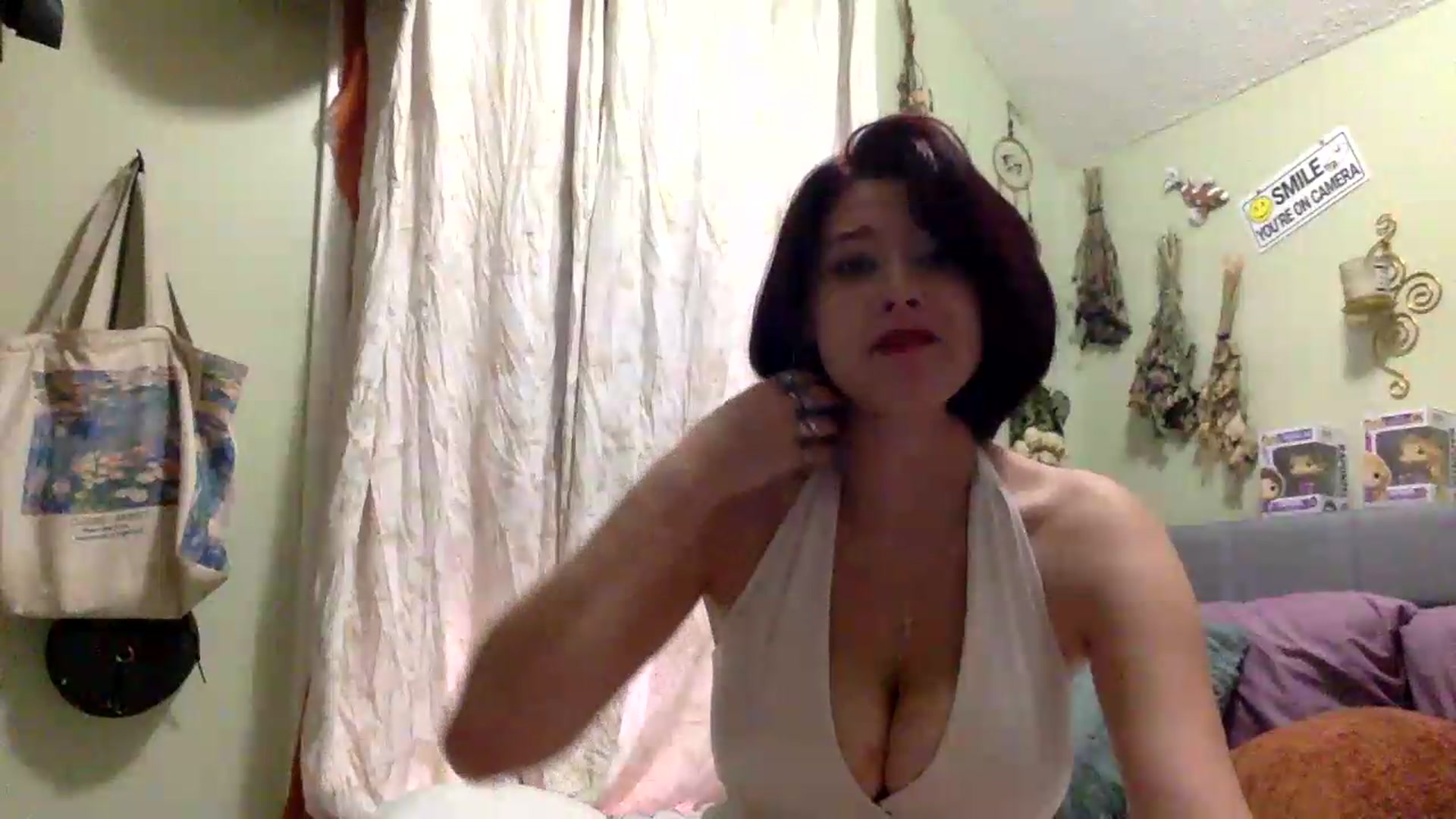 Gallery image thumbnail from HunniBee's myfreecams stream on, 09/01/2026, 23:09 image 17 of 20