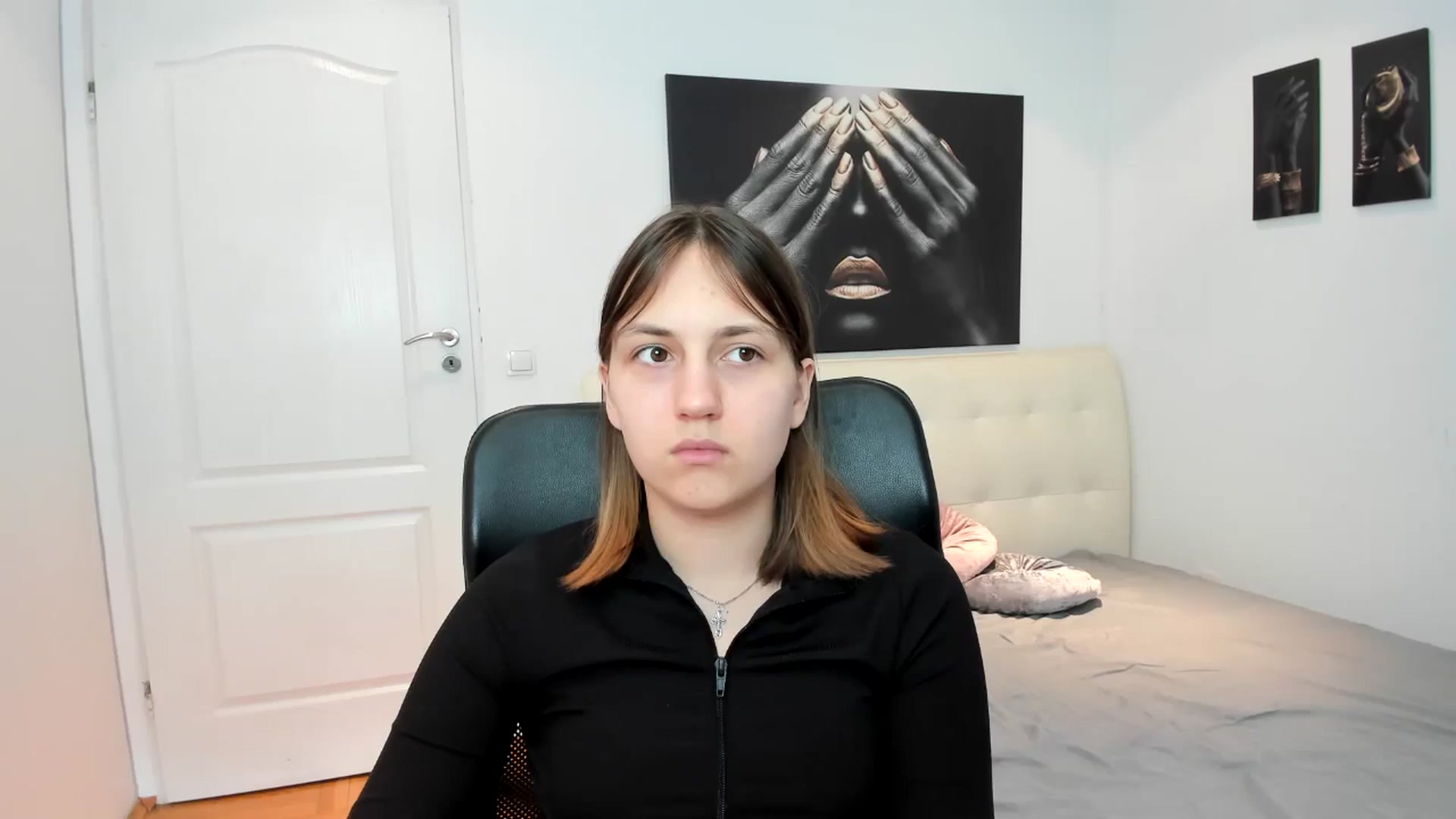 Gallery image thumbnail from HunterGirll's myfreecams stream on, 04/18/2024, 09:24 image 2 of 20