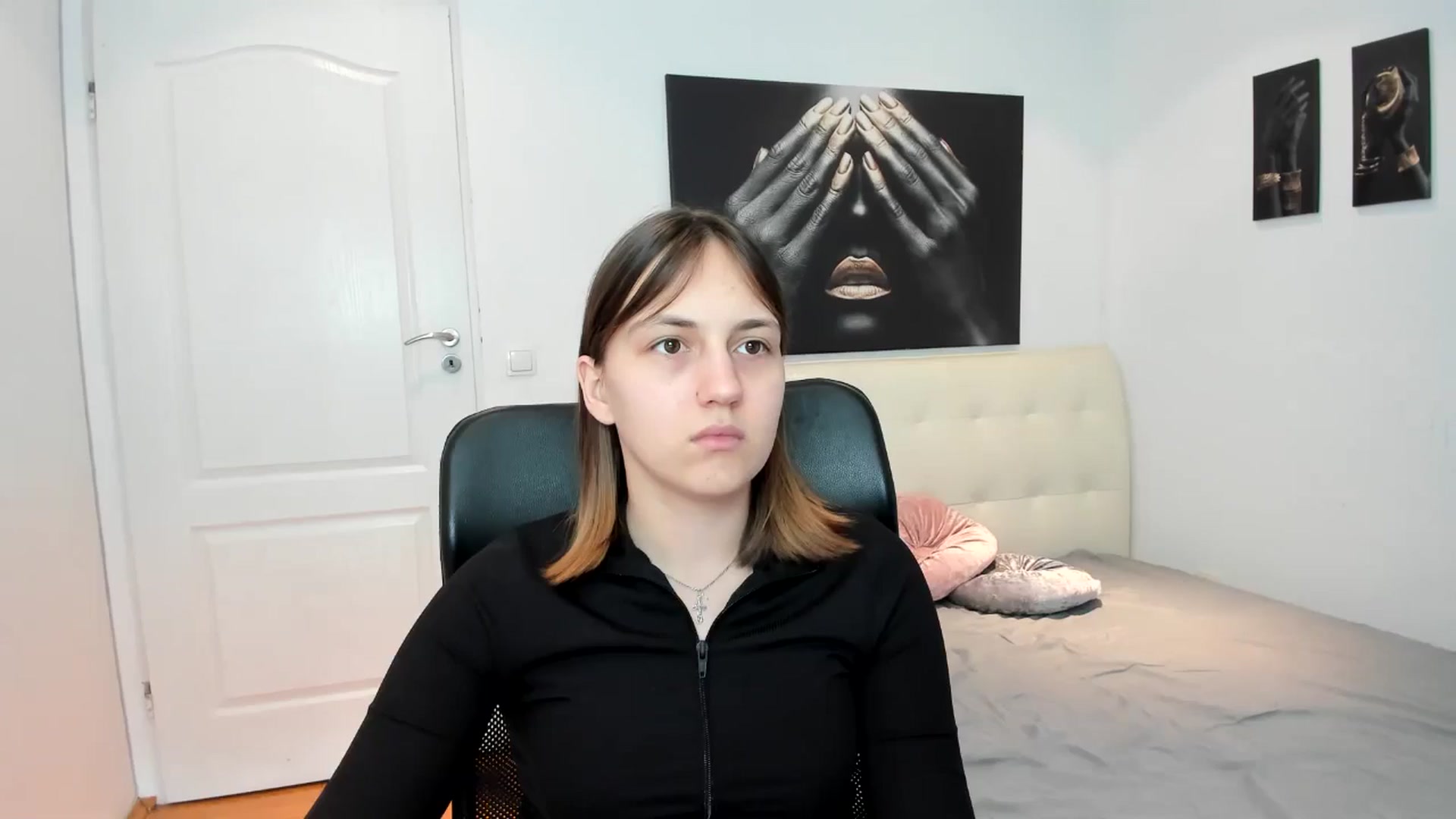 Gallery image thumbnail from HunterGirll's myfreecams stream on, 04/18/2024, 09:24 image 1 of 20