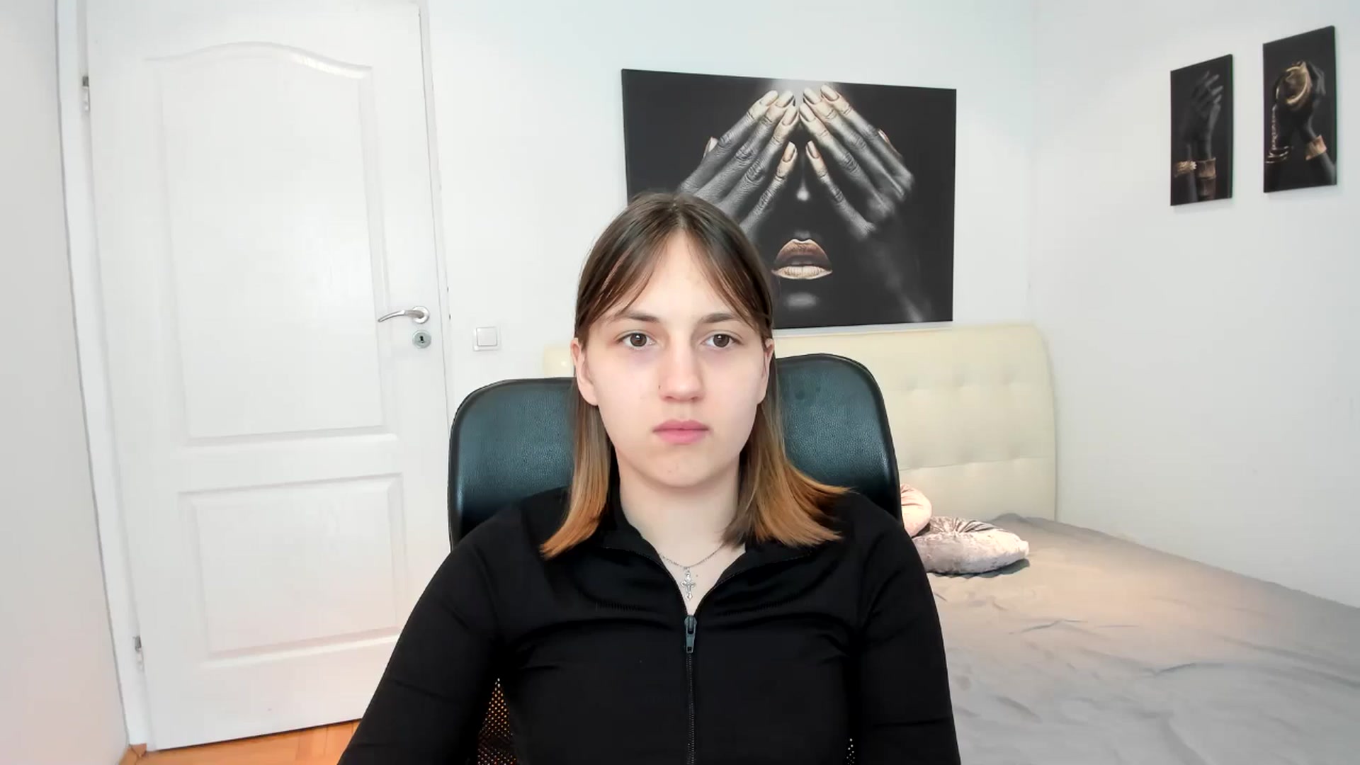 Gallery image thumbnail from HunterGirll's myfreecams stream on, 04/18/2024, 09:24 image 5 of 20