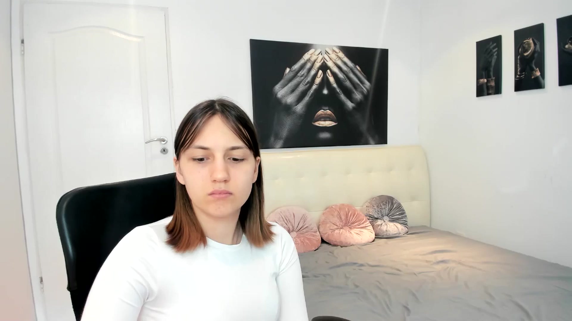 Gallery image thumbnail from HunterGirll's myfreecams stream on, 04/25/2024, 09:10 image 17 of 20
