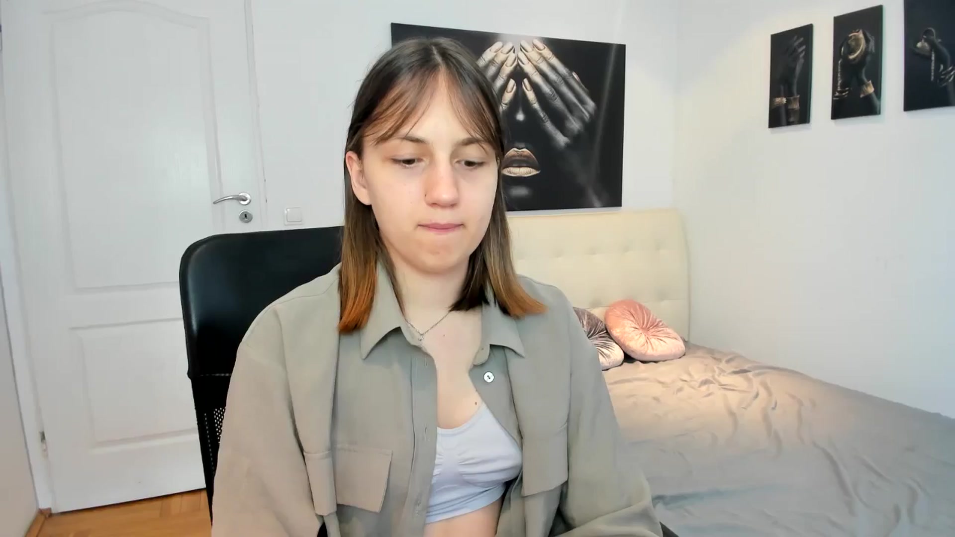 Gallery image thumbnail from HunterGirll's myfreecams stream on, 05/05/2024, 13:41 image 11 of 20