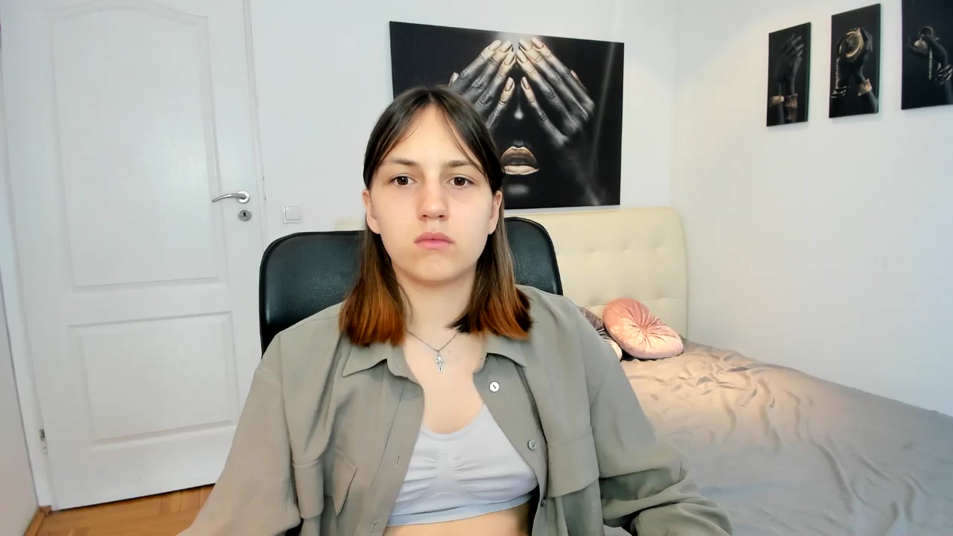 Gallery image thumbnail from HunterGirll's myfreecams stream on, 05/05/2024, 13:41 image 4 of 20