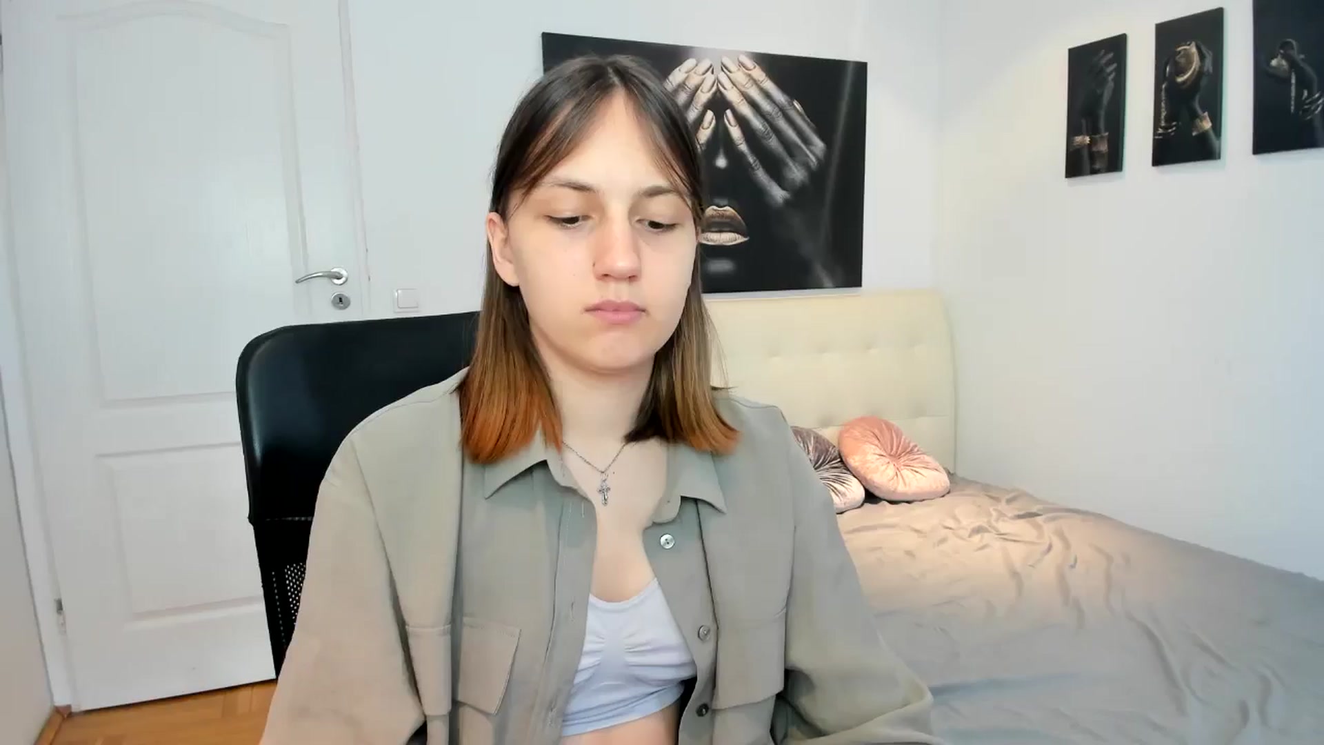 Gallery image thumbnail from HunterGirll's myfreecams stream on, 05/05/2024, 13:41 image 12 of 20