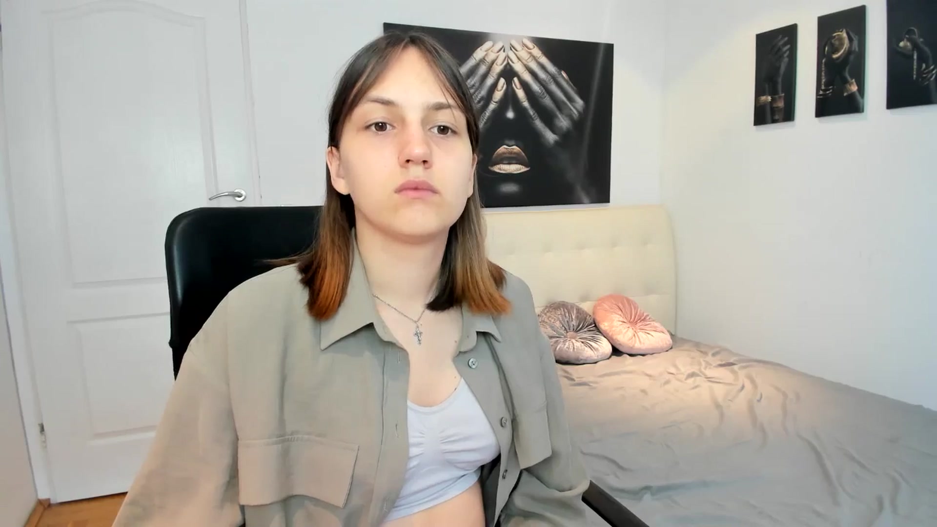 Gallery image thumbnail from HunterGirll's myfreecams stream on, 05/05/2024, 13:41 image 16 of 20