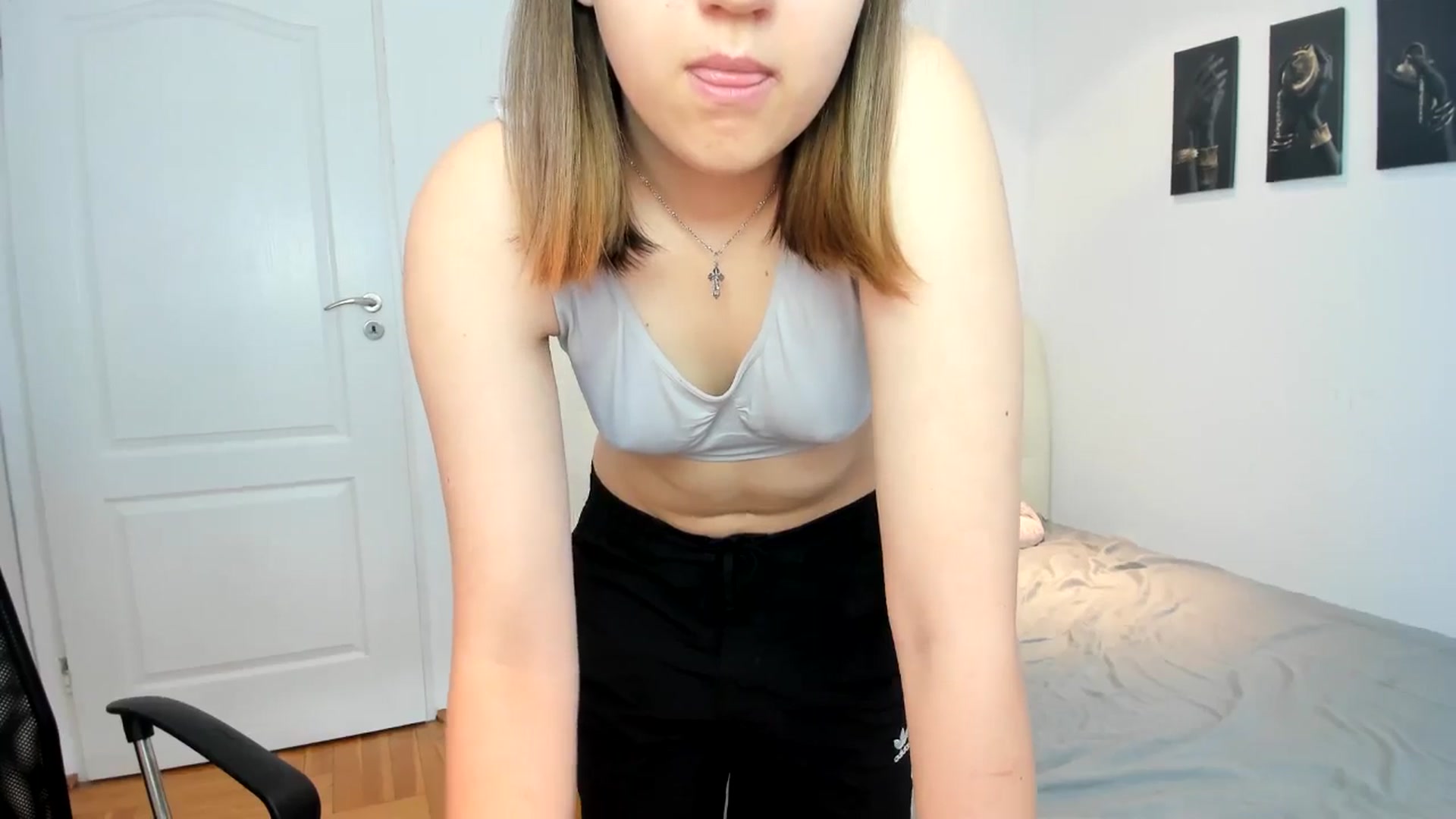 Gallery image thumbnail from HunterGirll's myfreecams stream on, 05/05/2024, 14:01 image 11 of 20