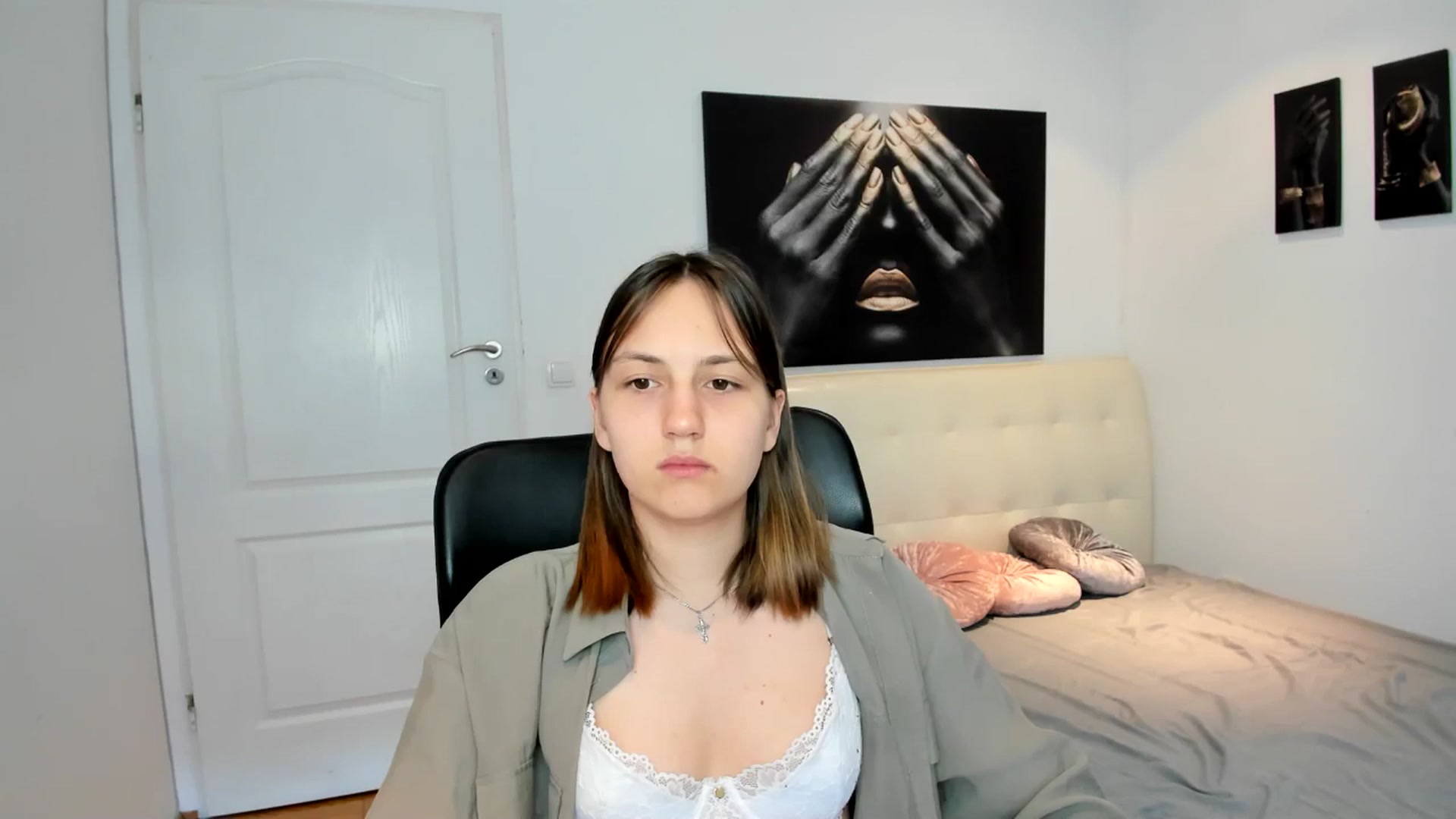 Gallery image thumbnail from HunterGirll's myfreecams stream on, 05/14/2024, 13:58 image 16 of 20