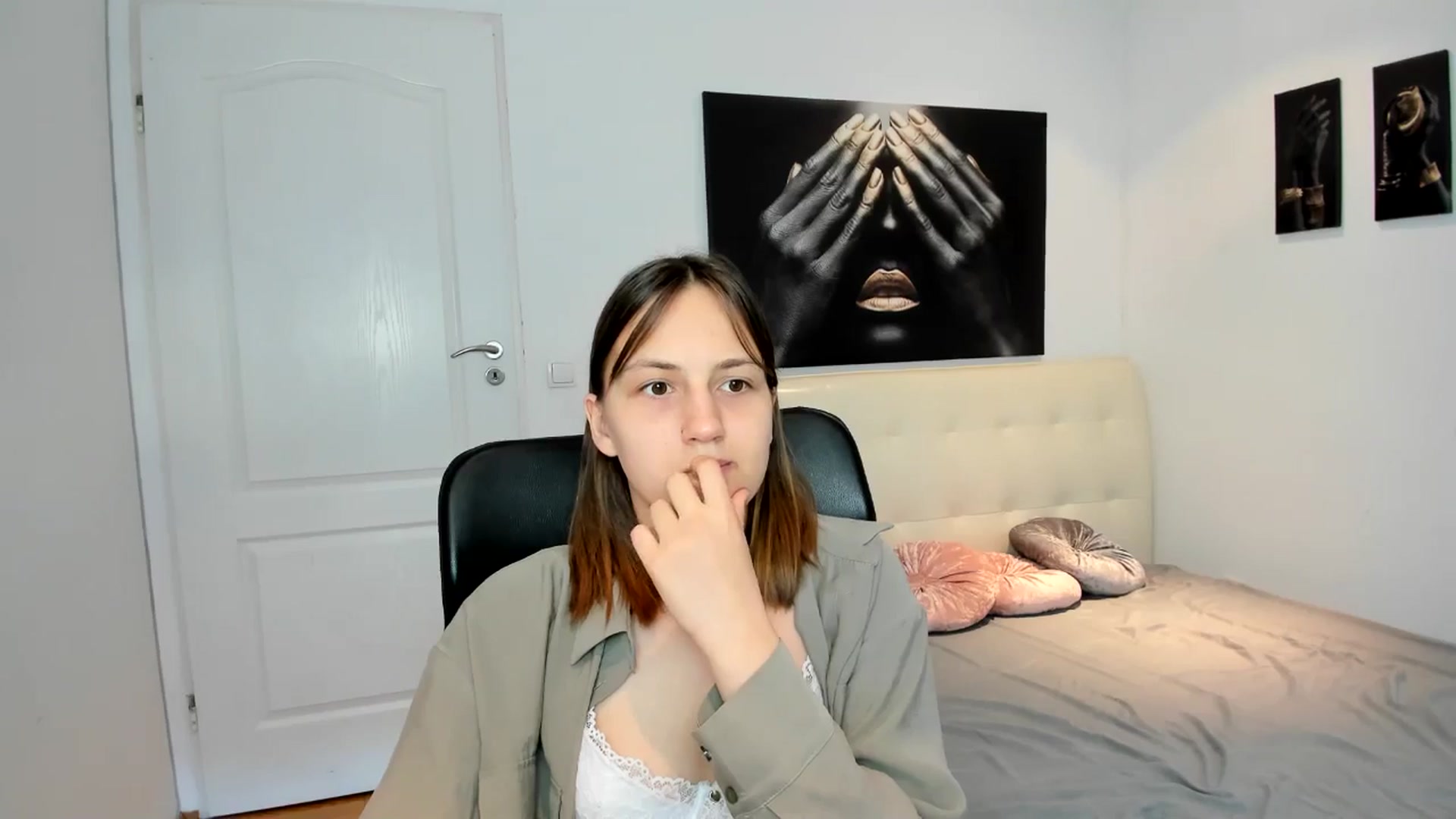 Gallery image thumbnail from HunterGirll's myfreecams stream on, 05/14/2024, 13:58 image 17 of 20