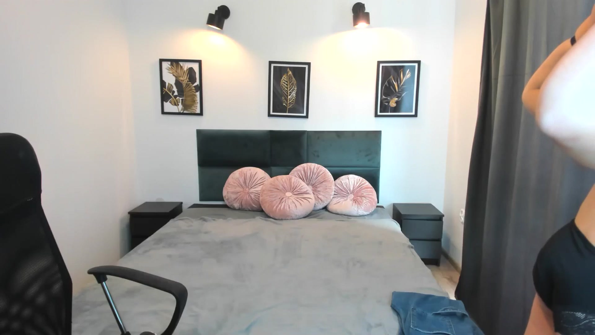 Gallery image thumbnail from HunterGirll's myfreecams stream on, 05/17/2024, 12:34 image 12 of 20