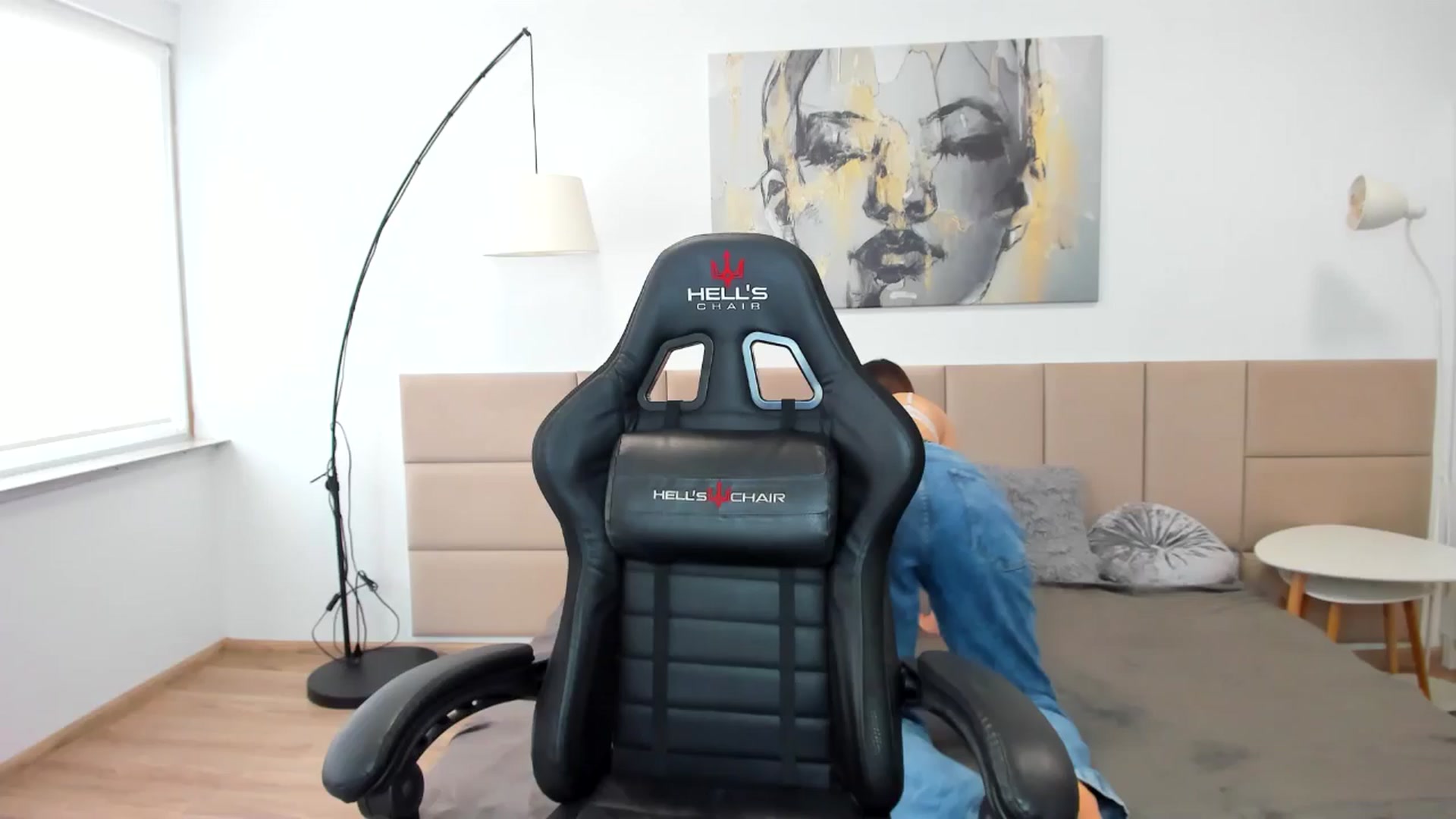 Gallery image thumbnail from HunterGirll's myfreecams stream on, 06/10/2024, 11:48 image 2 of 20
