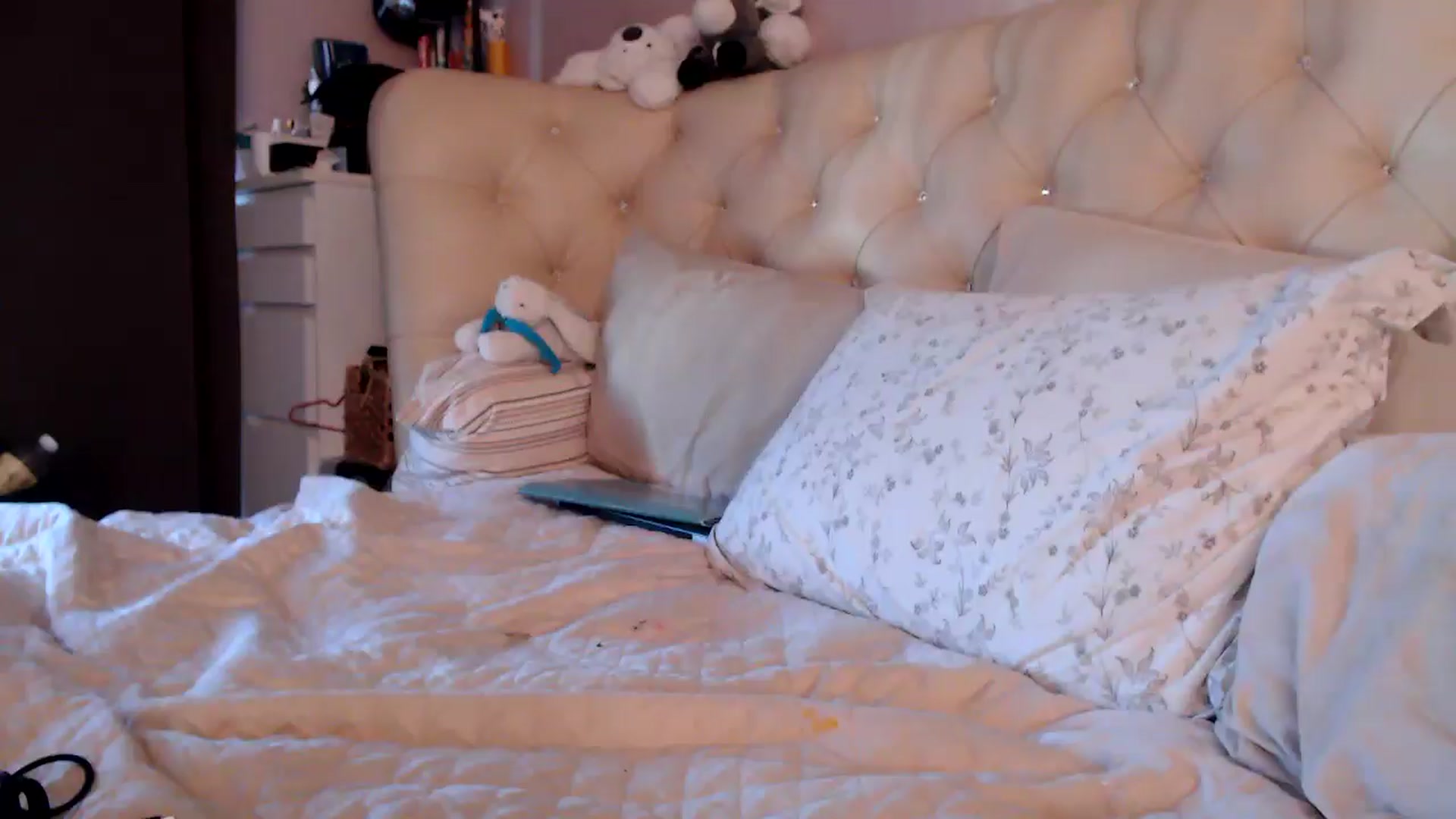 Gallery image thumbnail from HurricaneKat_'s myfreecams stream on, 09/11/2025, 11:46 image 15 of 20