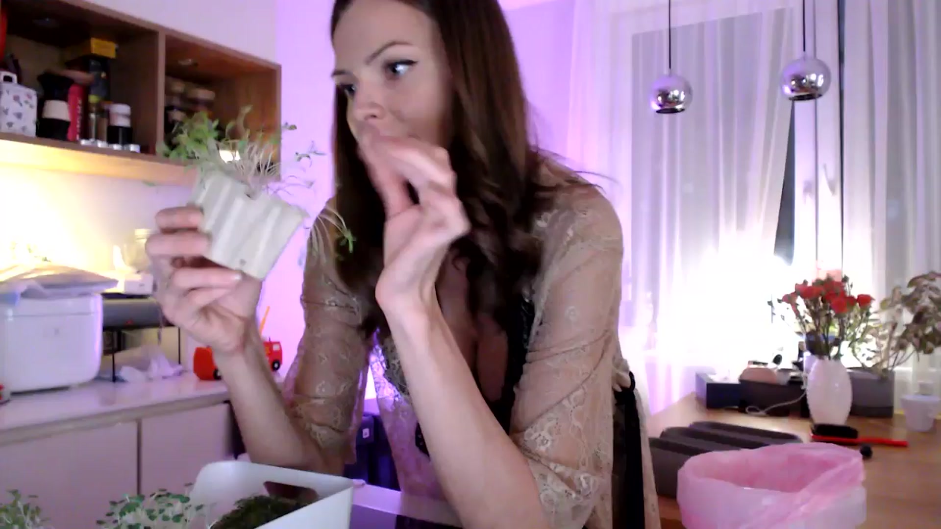 Gallery image thumbnail from HurricaneKat_'s myfreecams stream on, 11/30/2025, 21:59 image 4 of 20