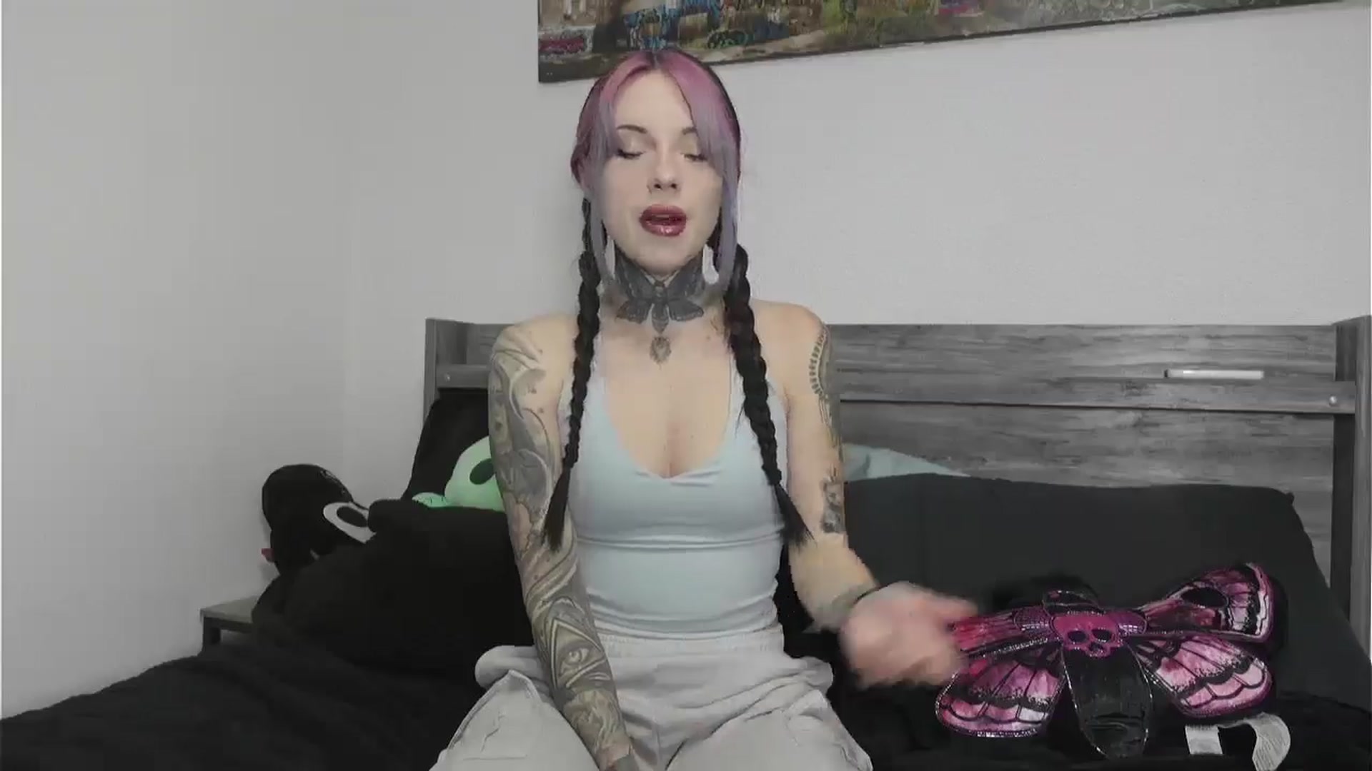 Gallery image thumbnail from Hxzel's myfreecams stream on, 03/10/2026, 01:53 image 15 of 20