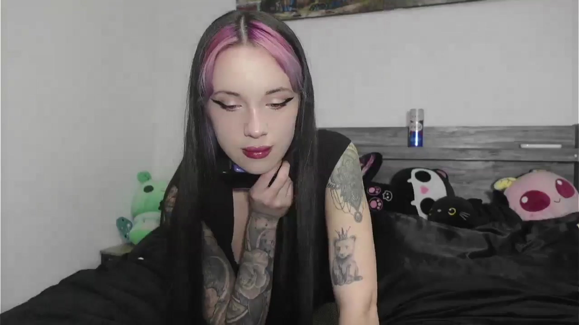 Gallery image thumbnail from Hxzel's myfreecams stream on, 03/12/2026, 03:44 image 10 of 20